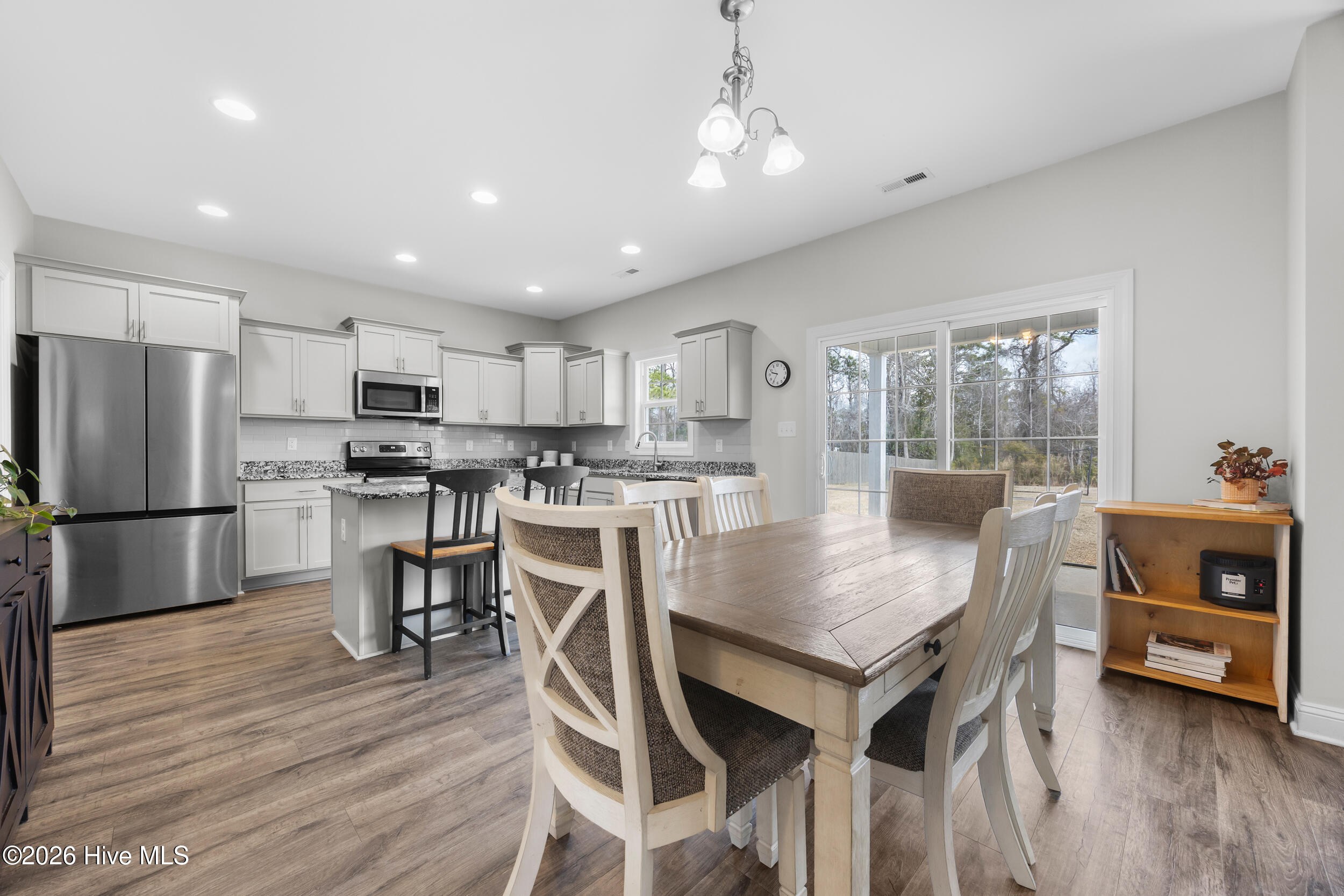 100559002 | Photo 20