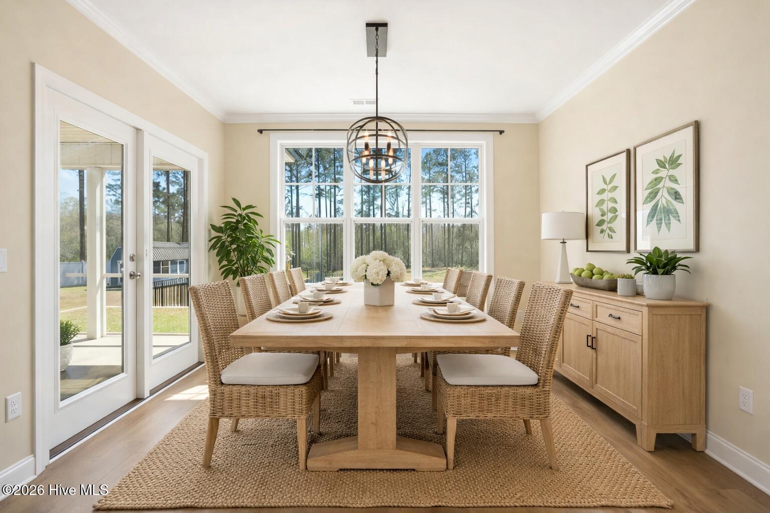 100562109 | Photo 23