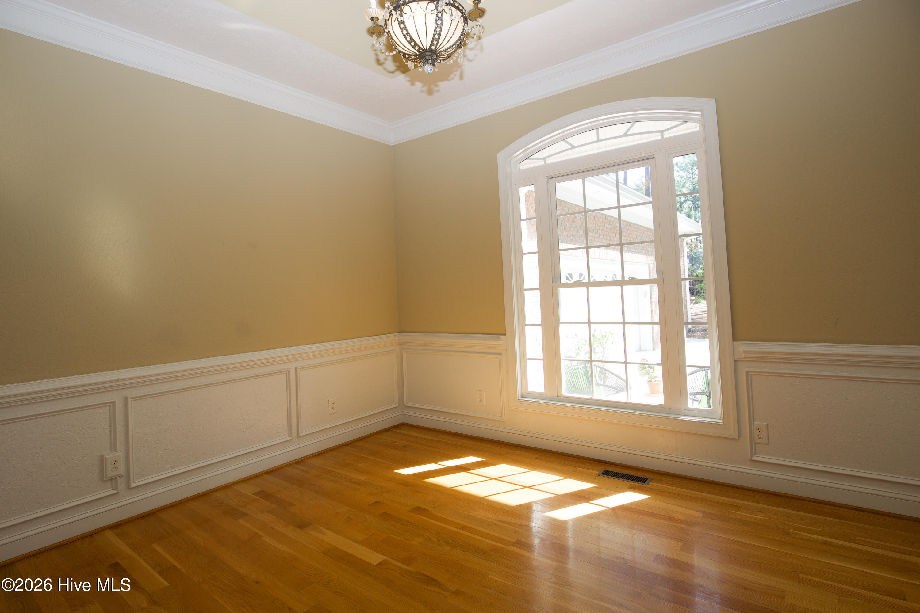 16 Montrose Ct-23