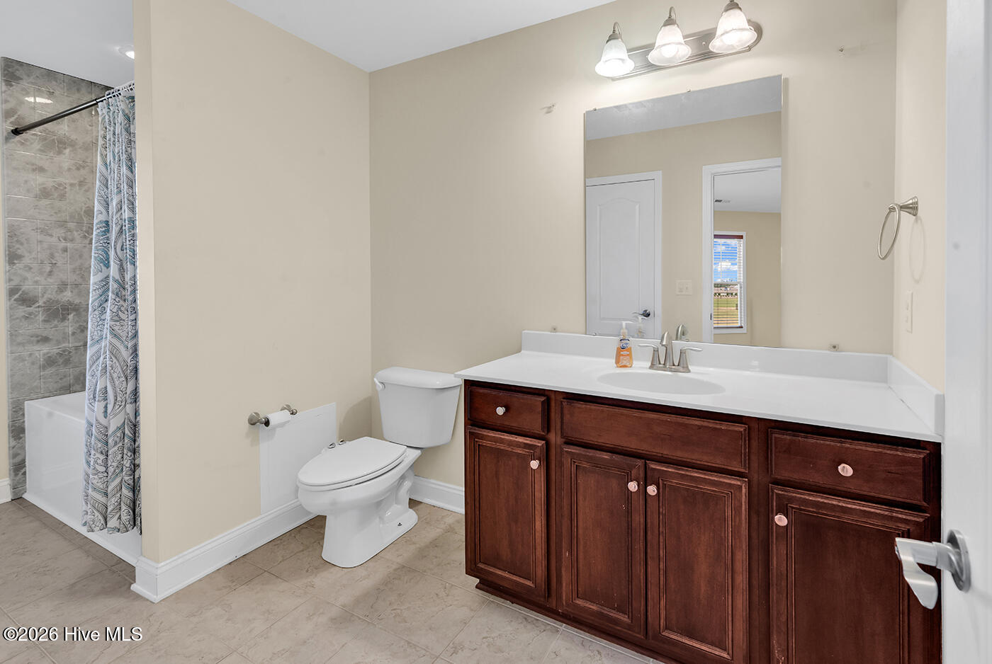 100566438 | Photo 29