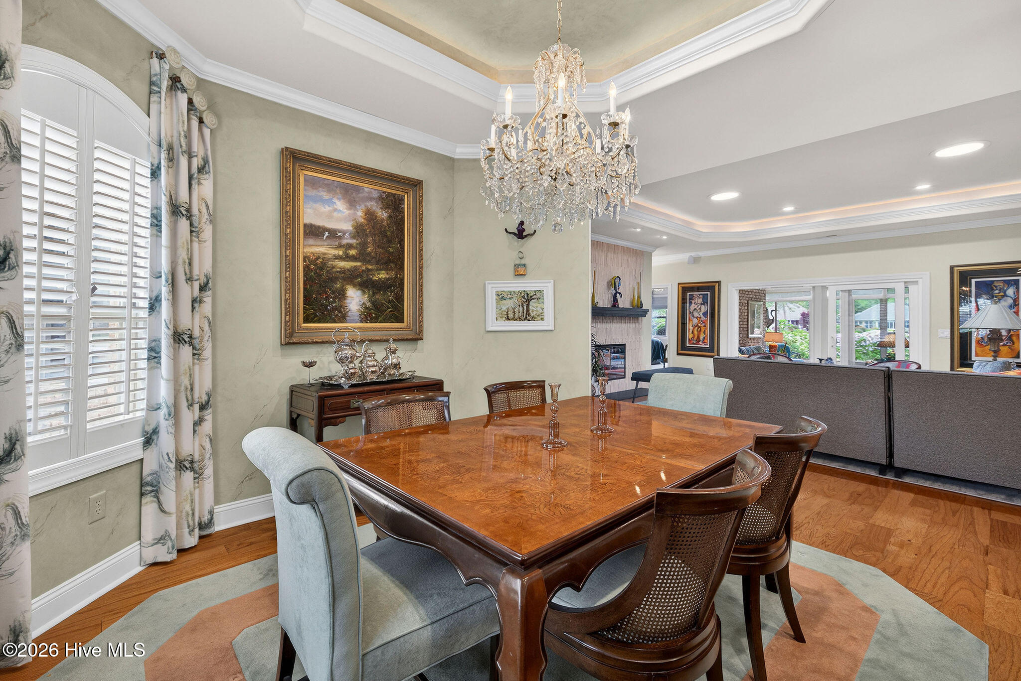 100565990 | Photo 31