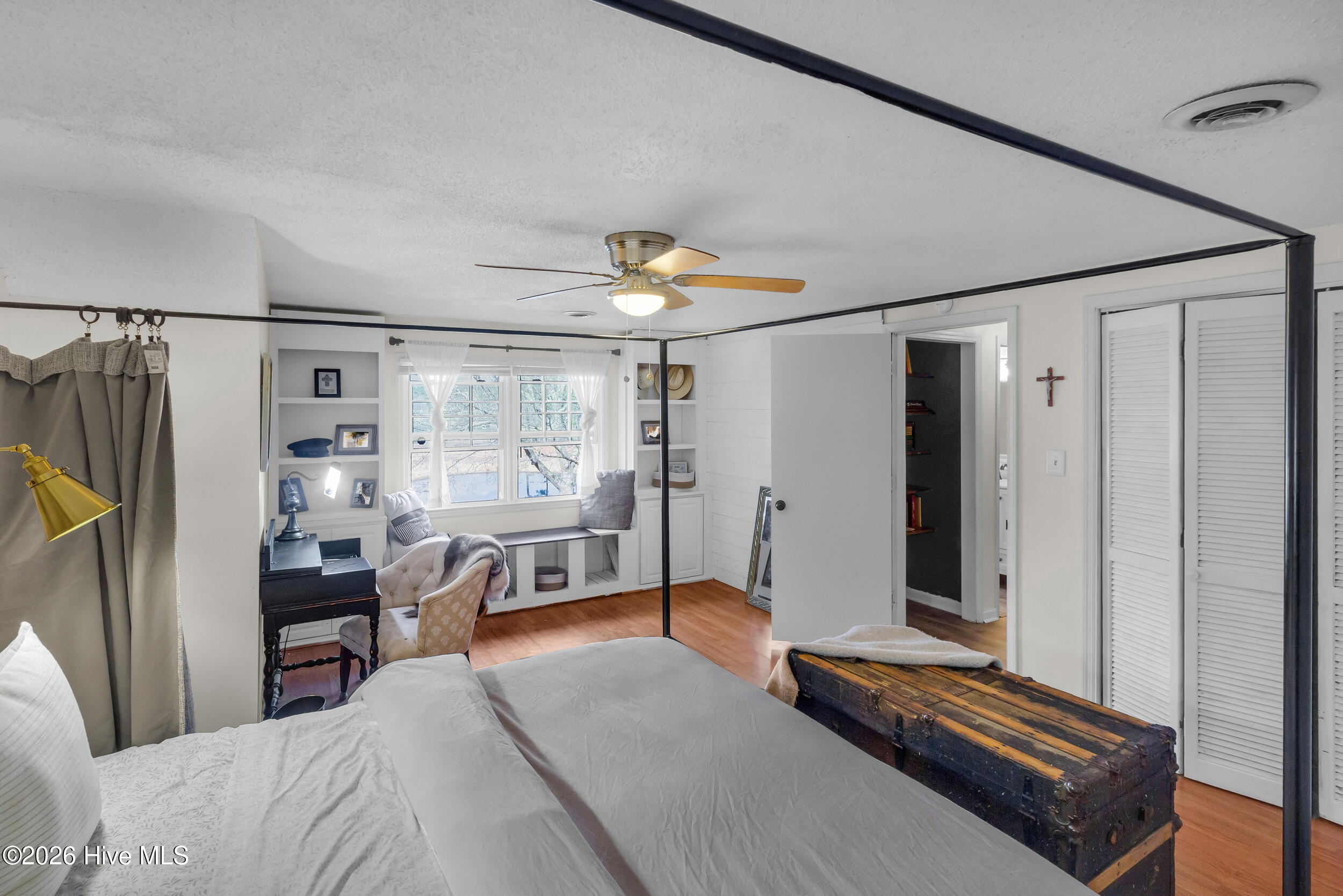 100560236 | Photo 19