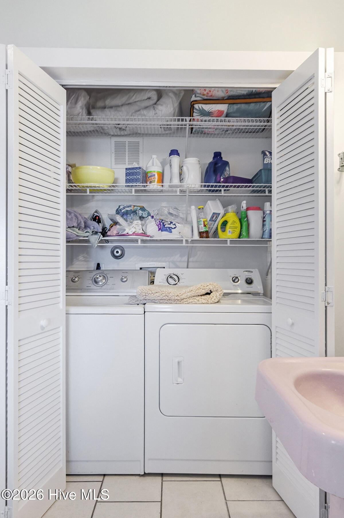 100566391 | Photo 35