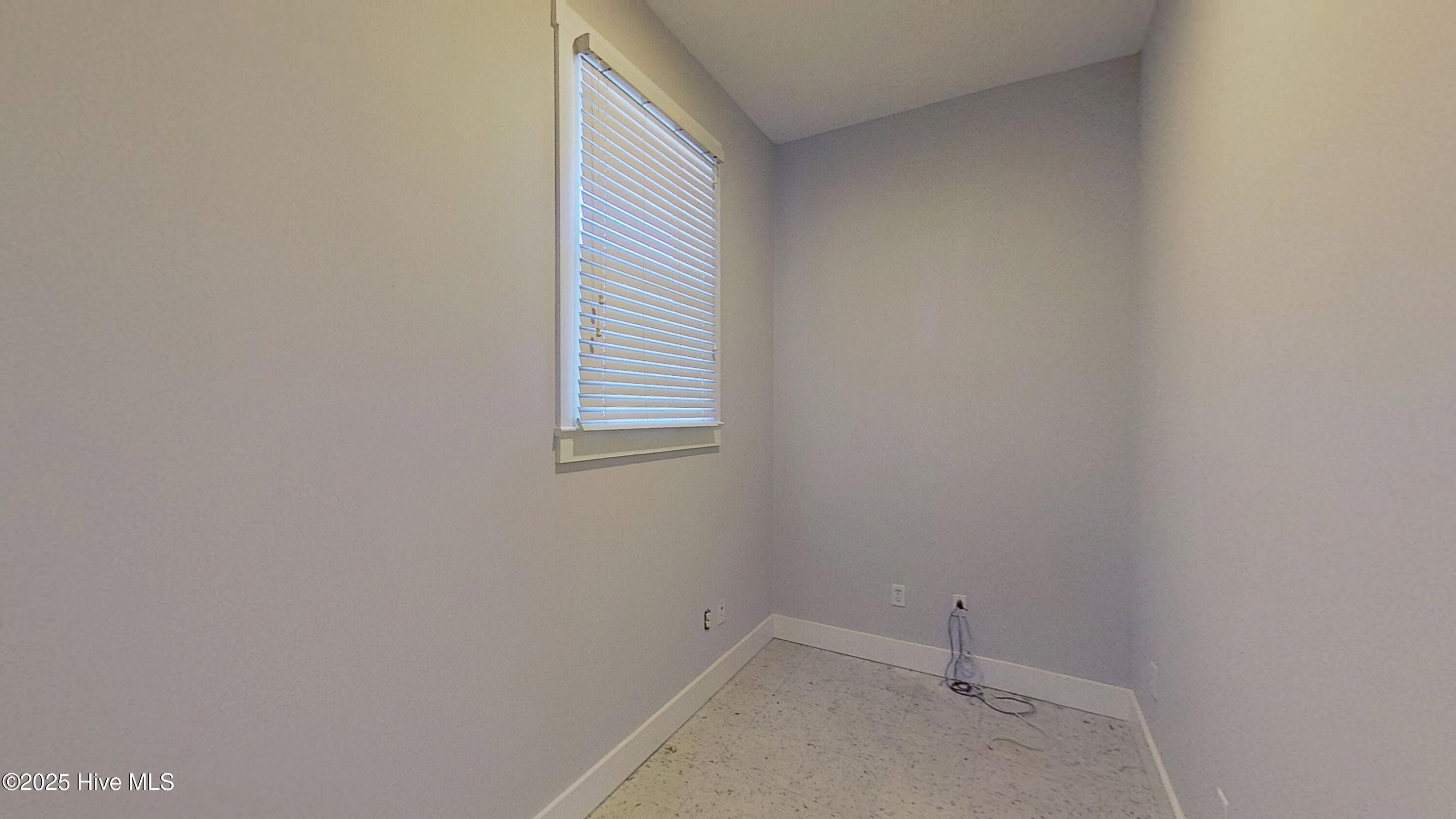 100541307 | Photo 17