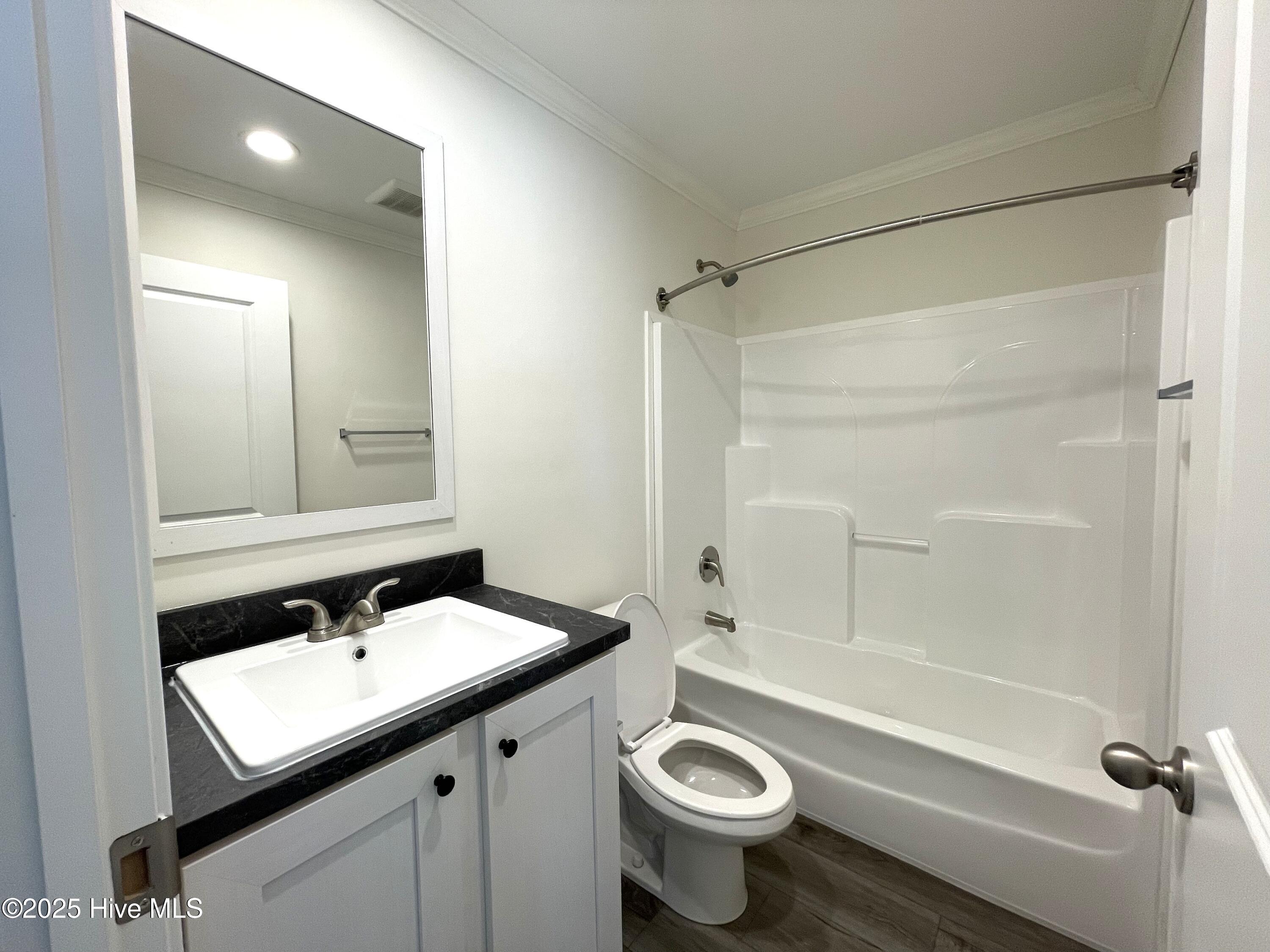 100509336 | Photo 10