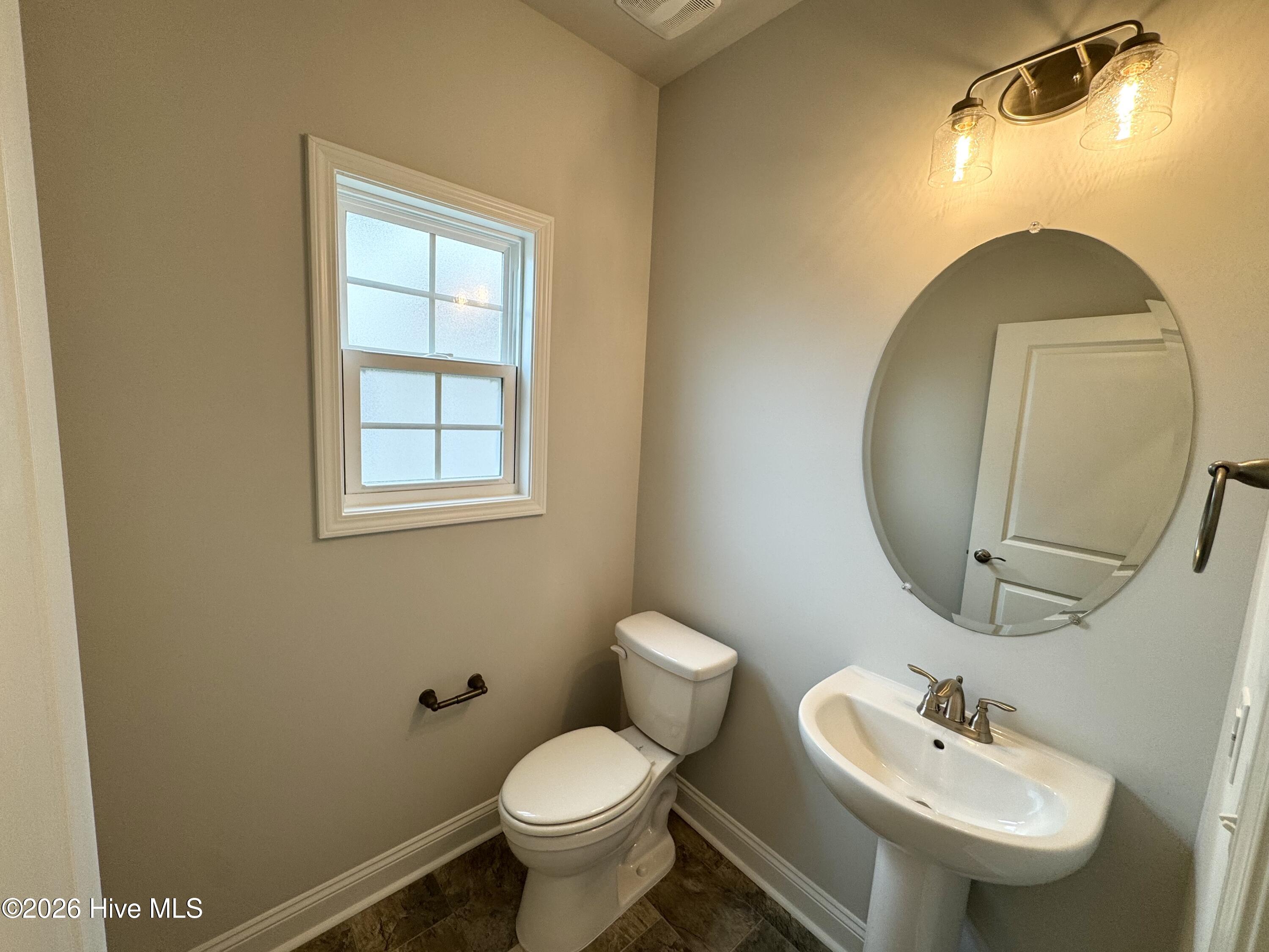 100563324 | Photo 14