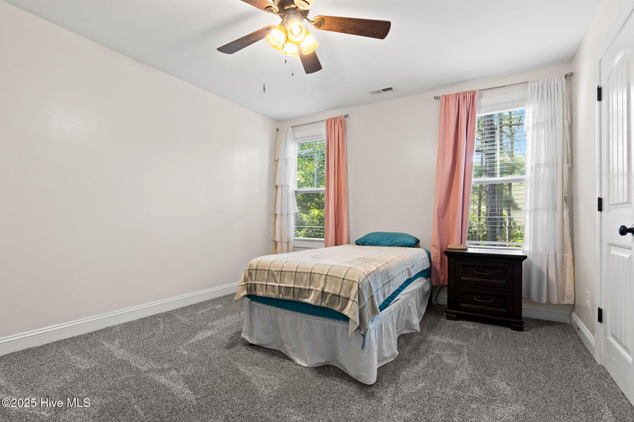 100521115 | Photo 45