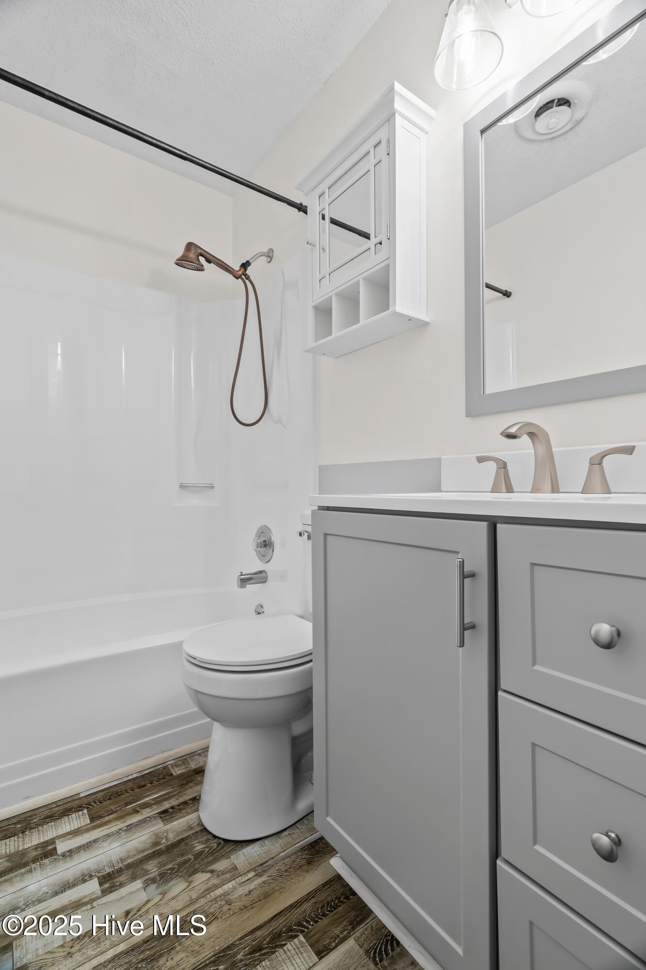 100566648 | Photo 24