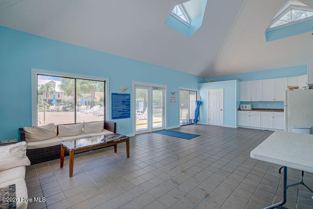 100562699 | Photo 48