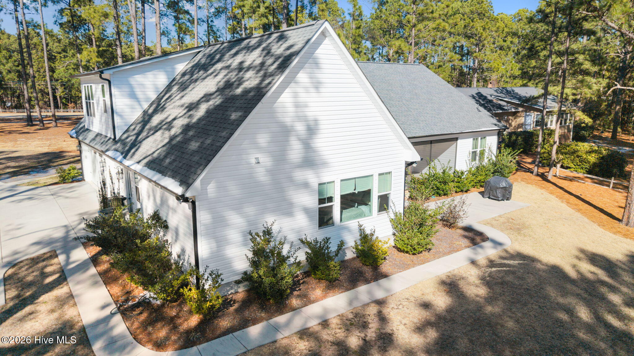 120 E Devonshire Avenue
