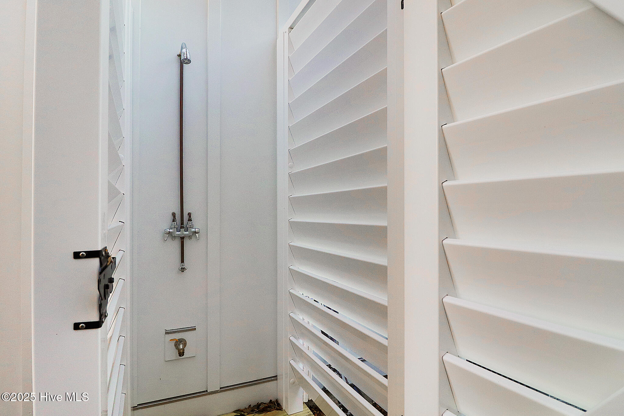 100545978 | Photo 34