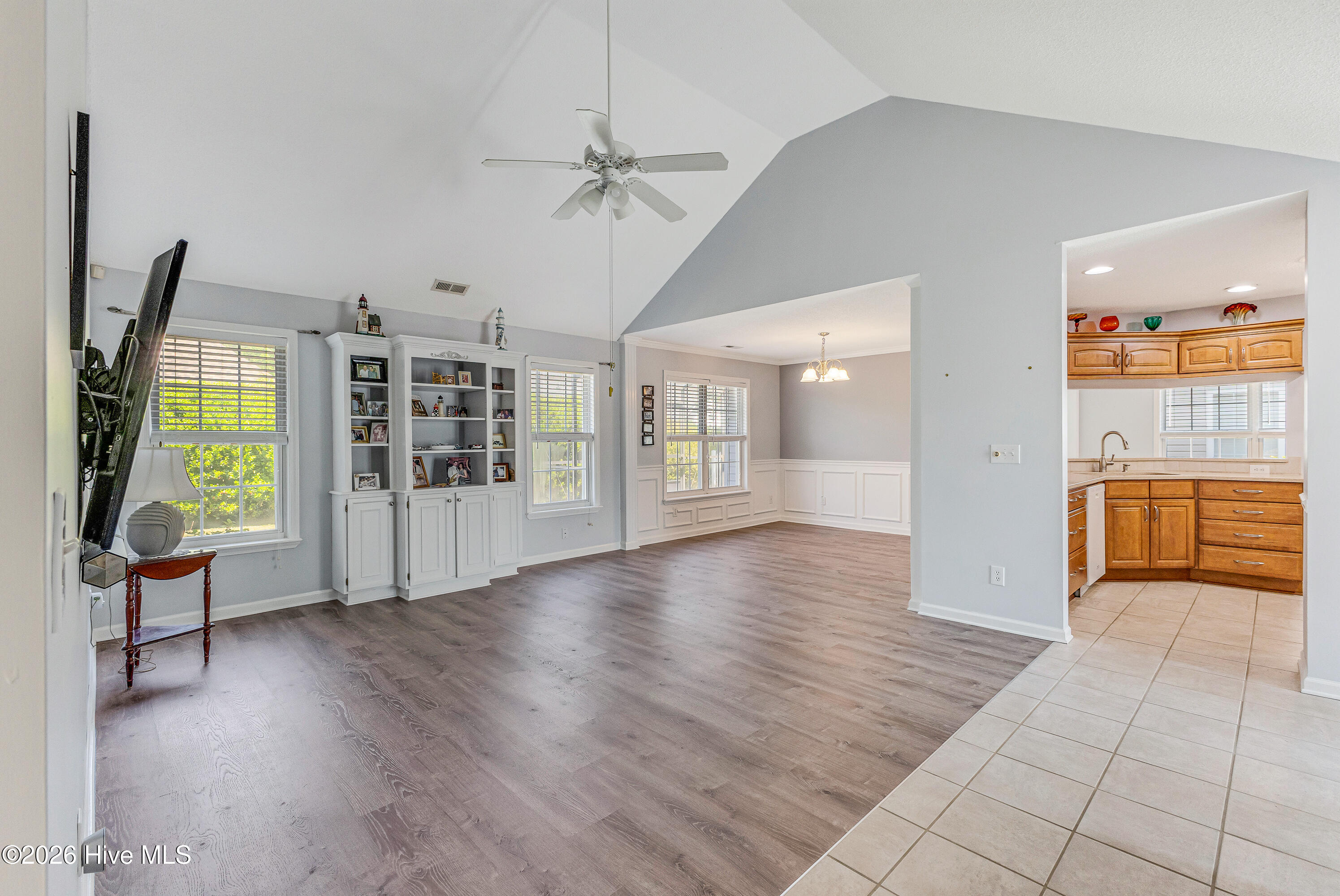 100568217 | Photo 10