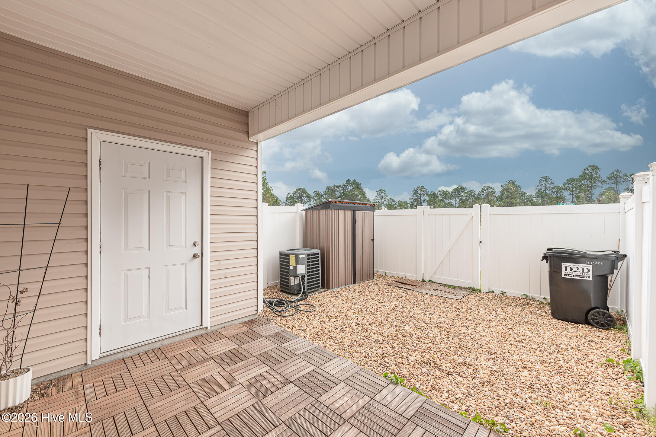 100562651 | Photo 35