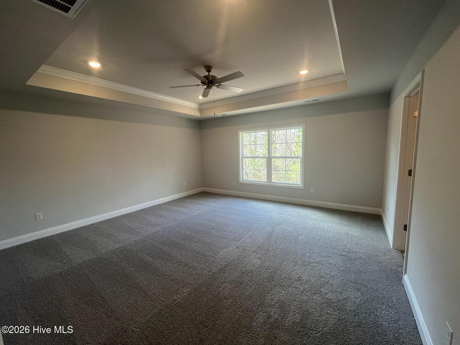 100558864 | Photo 23