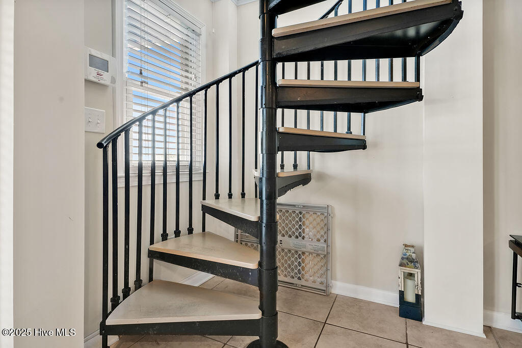 100544569 | Photo 41