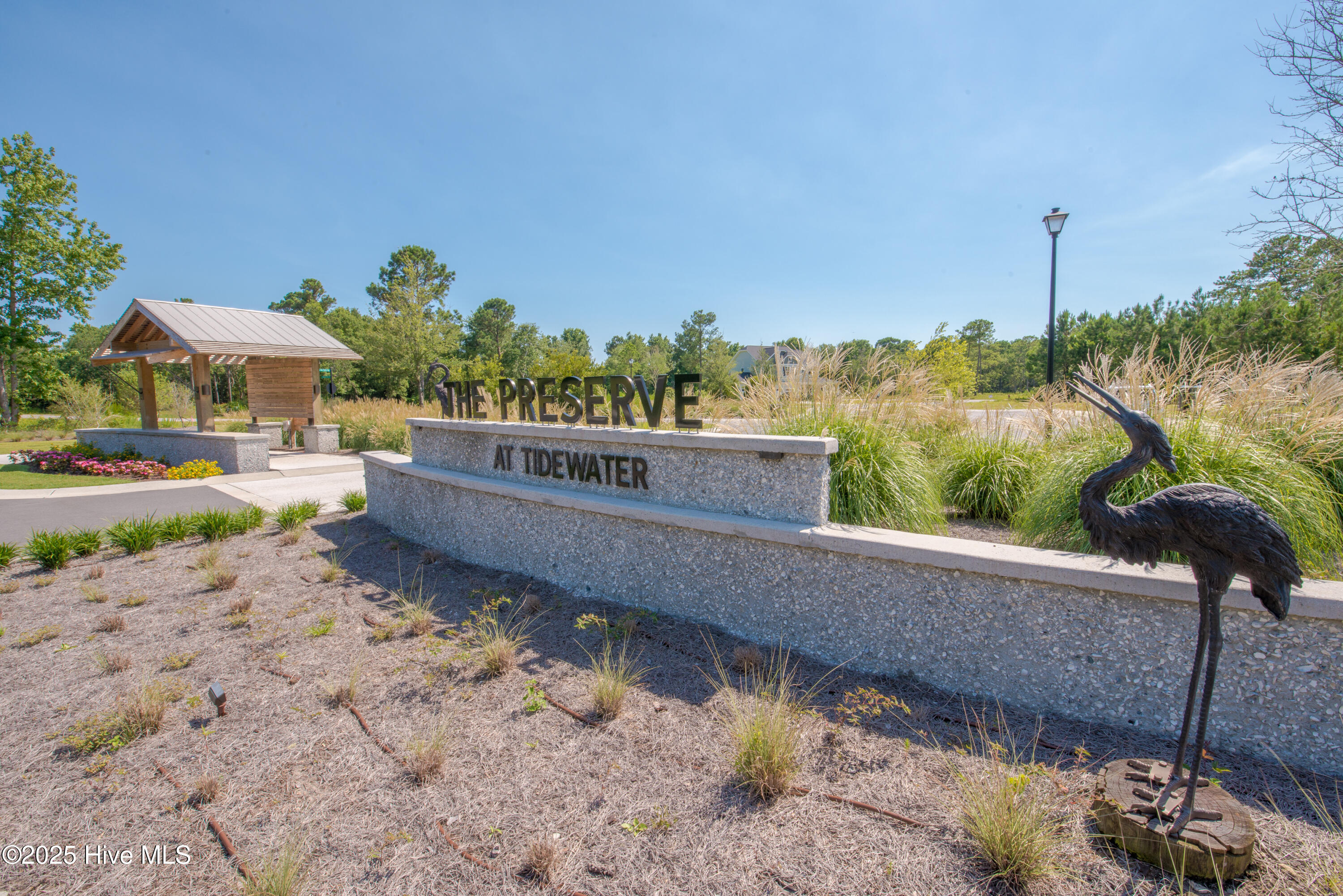 100523785 | Photo 11