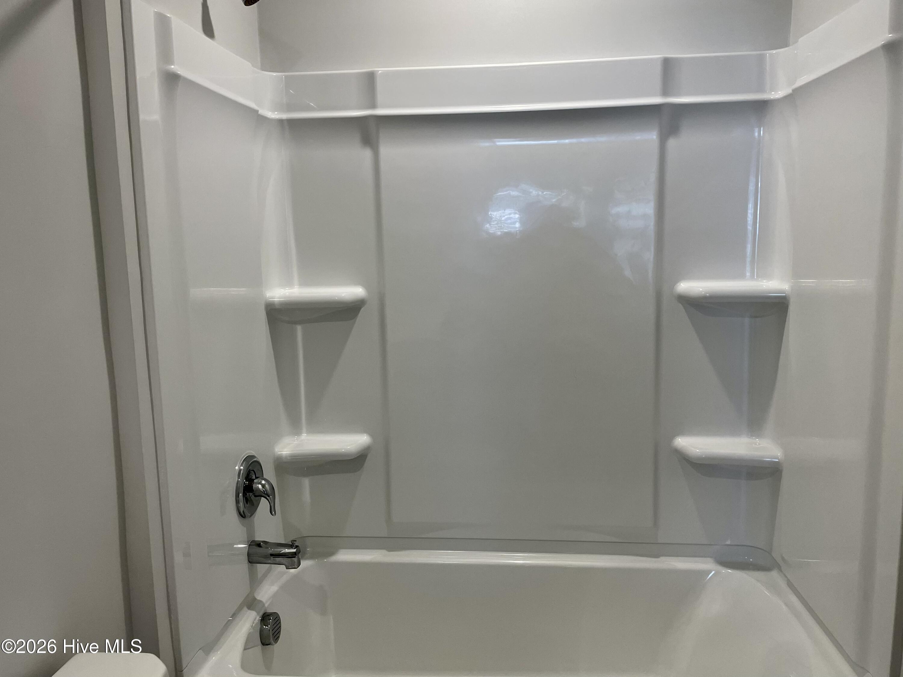 100560586 | Photo 23