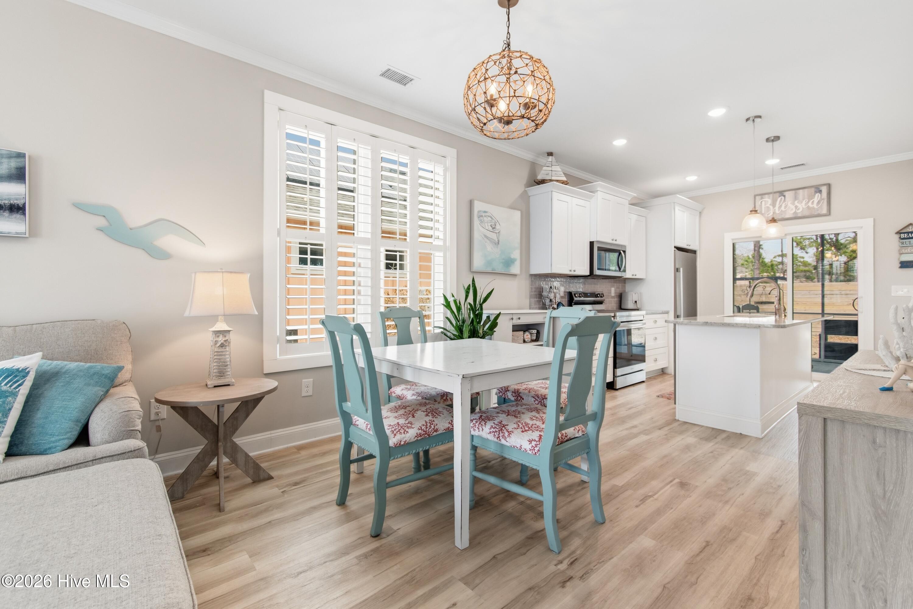 100556000 | Photo 16