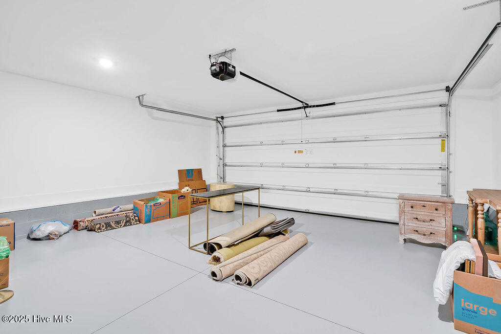 100441833 | Photo 41