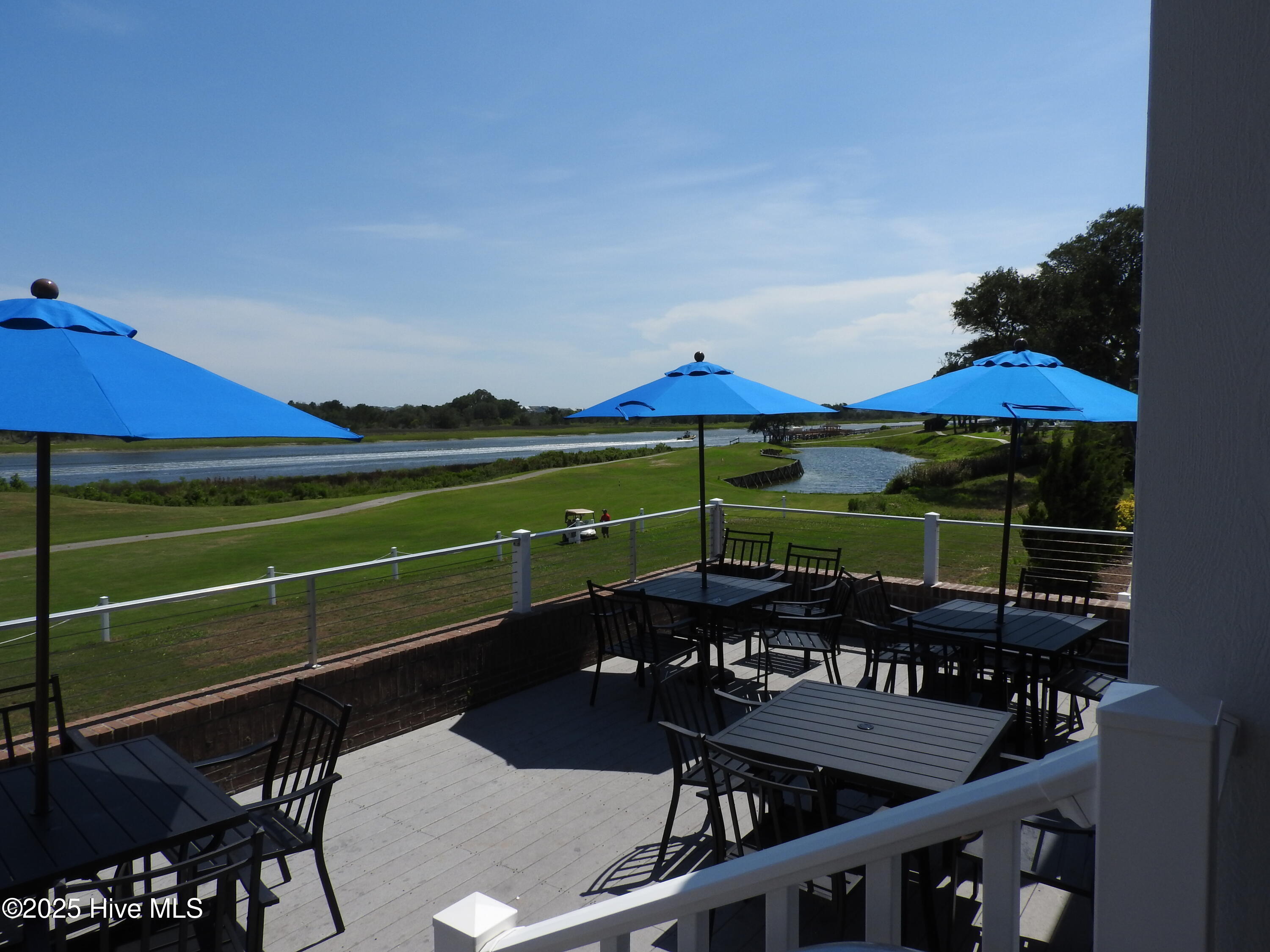 100520083 | Photo 54