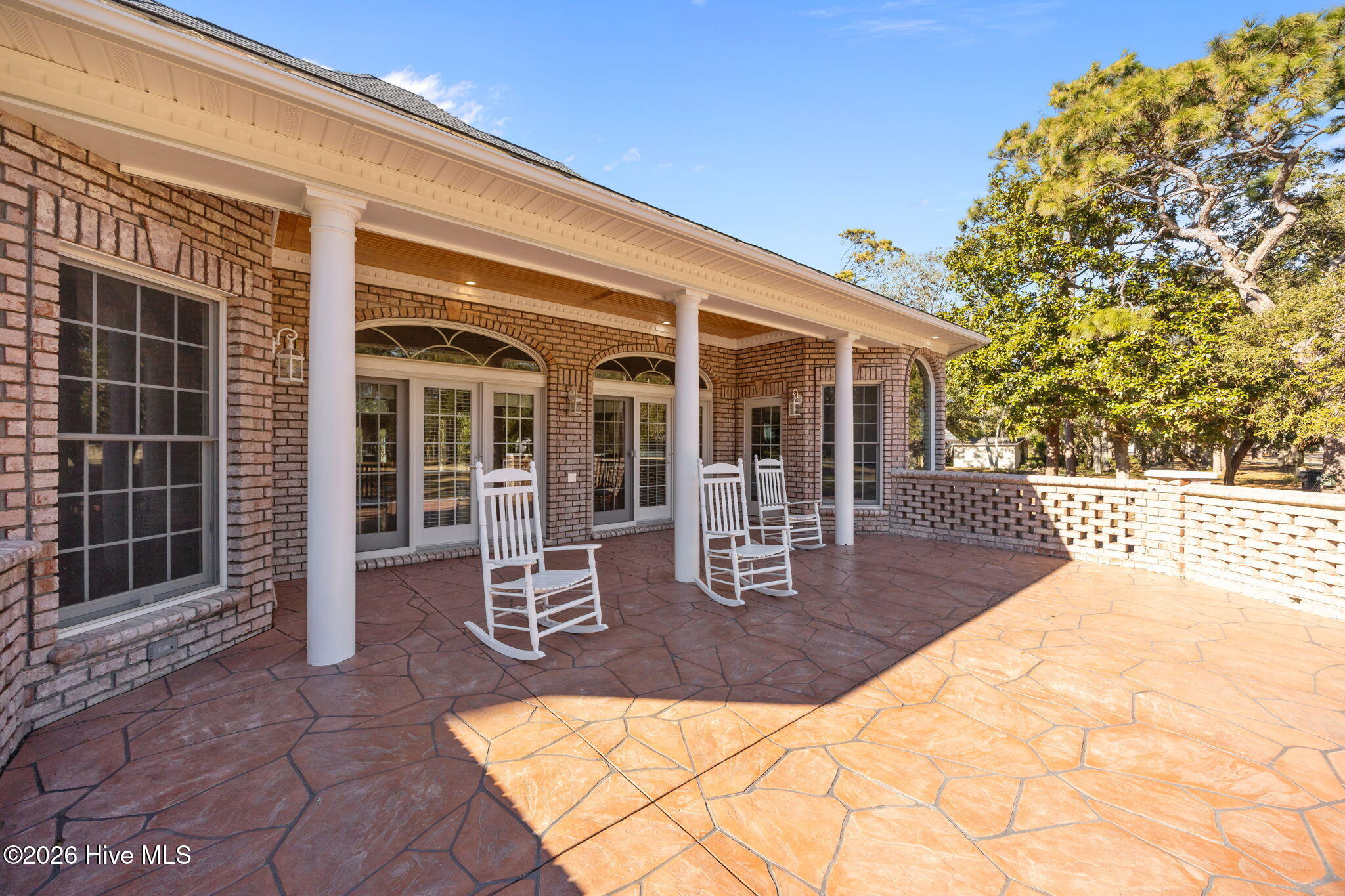 100548022 | Photo 38