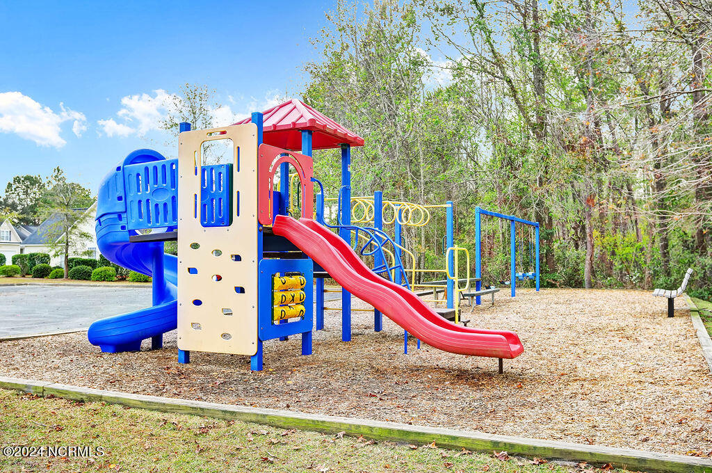 100565738 | Photo 43