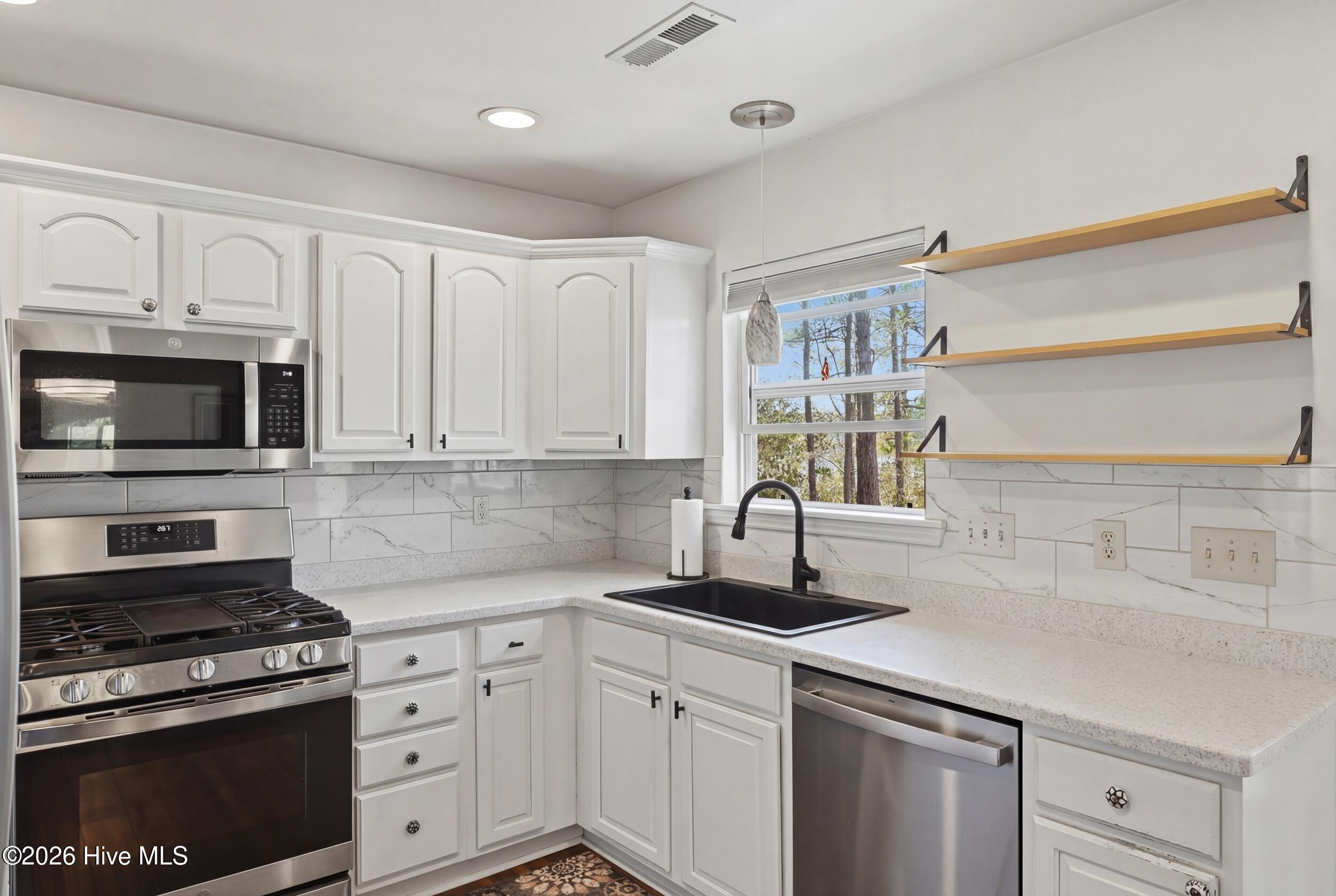 100565699 | Photo 10