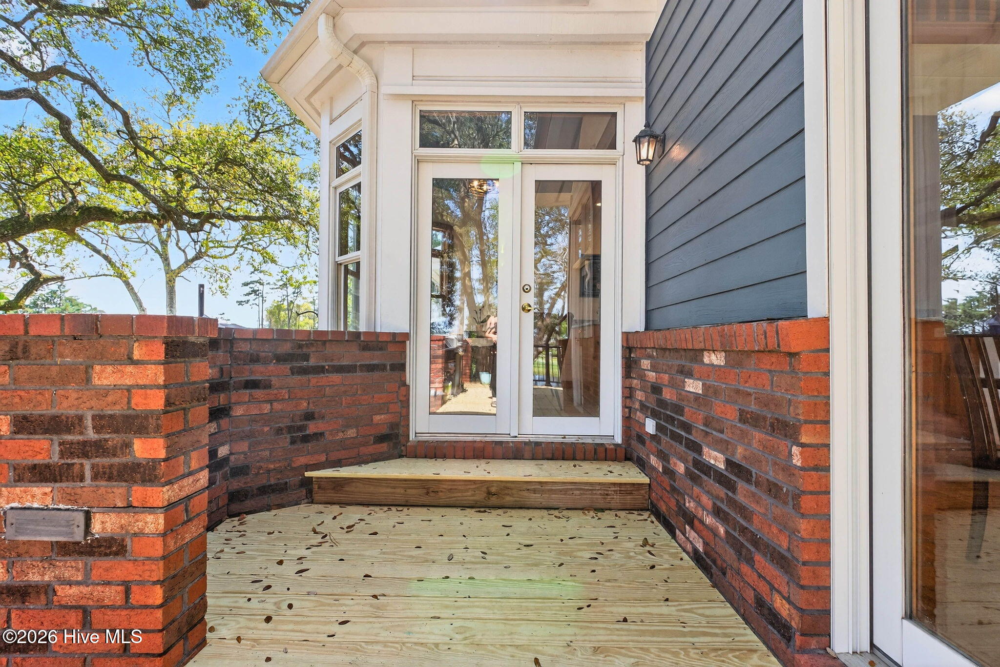 100564885 | Photo 72