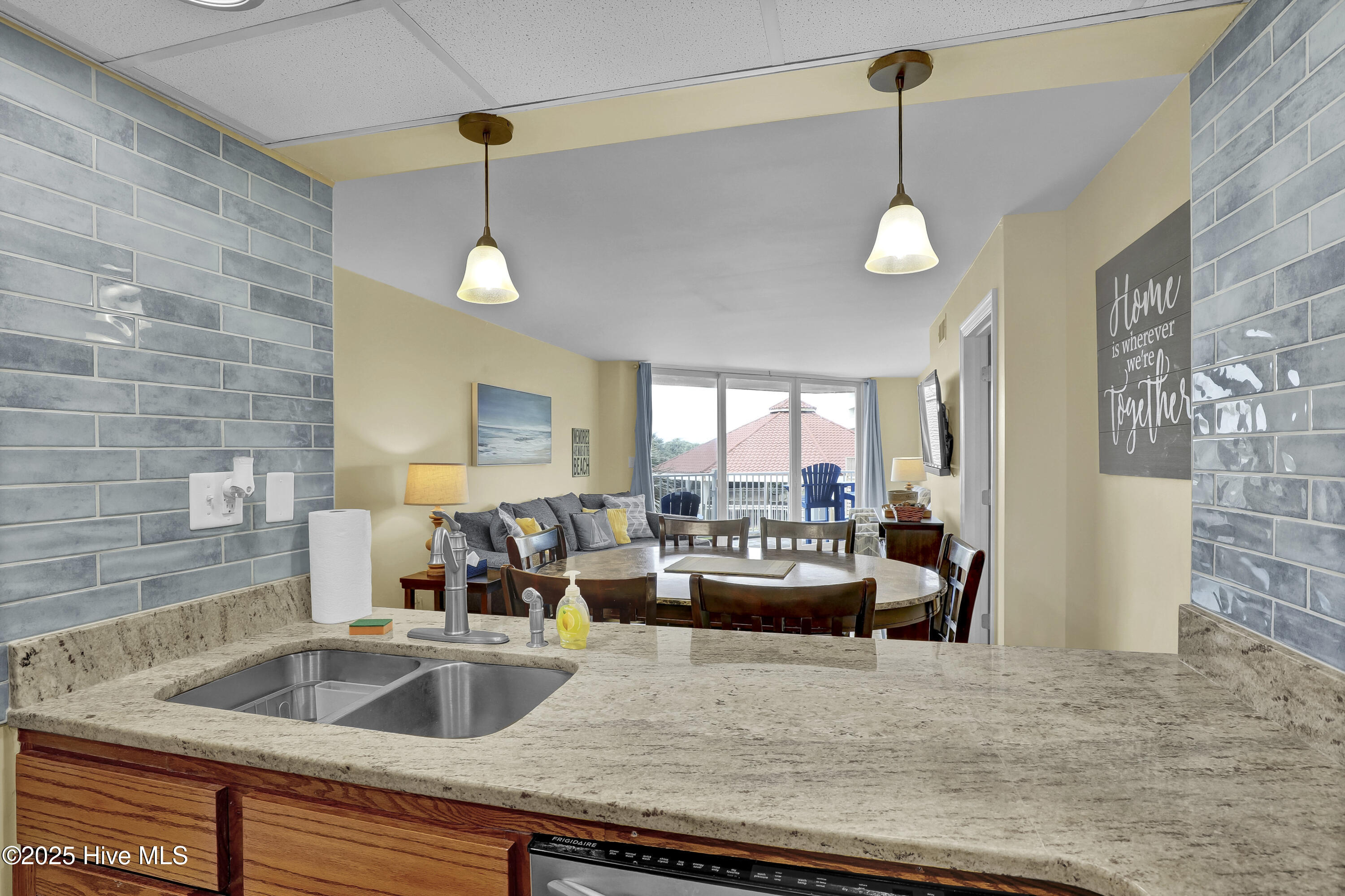 100456088 | Photo 10