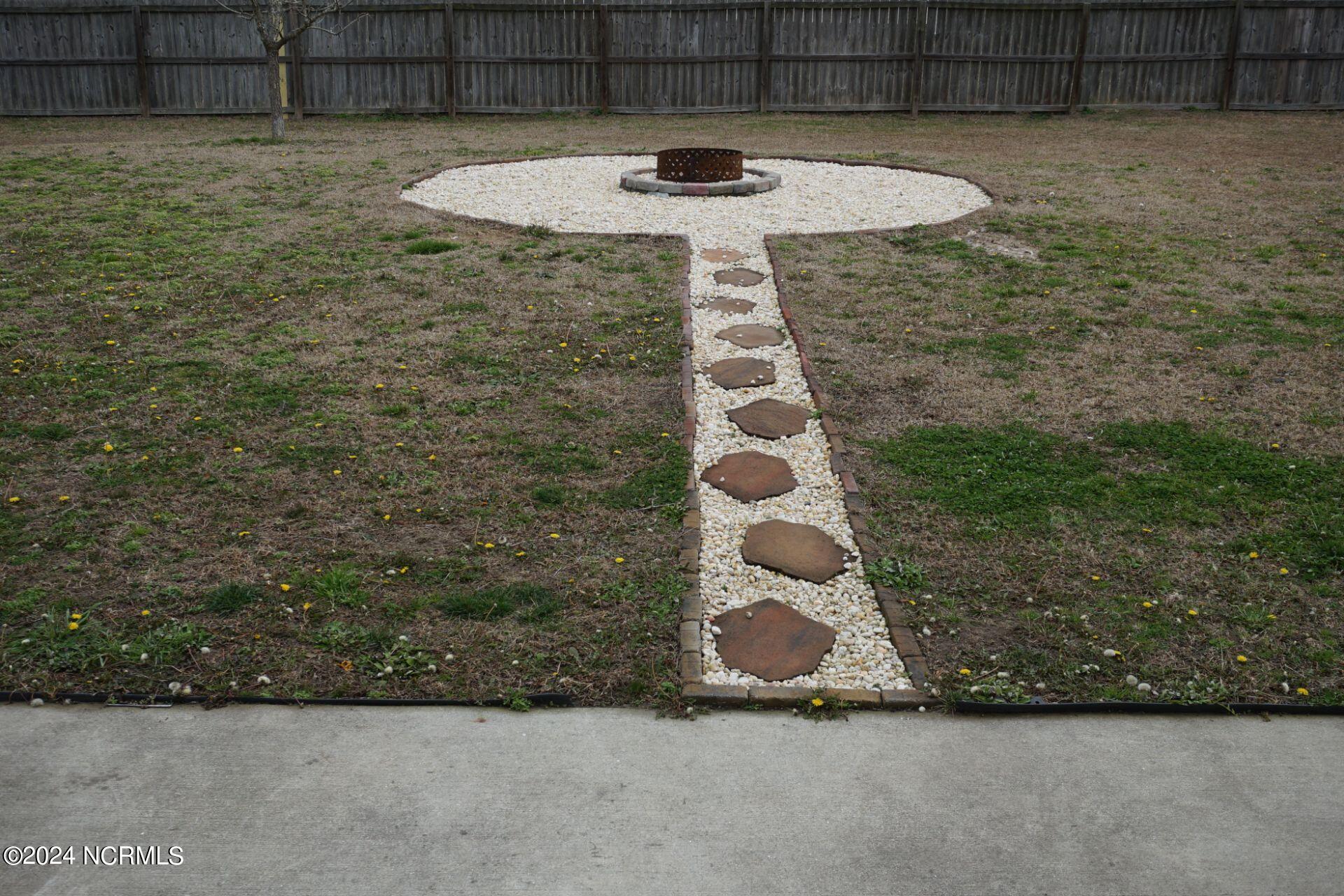 100550714 | Photo 36