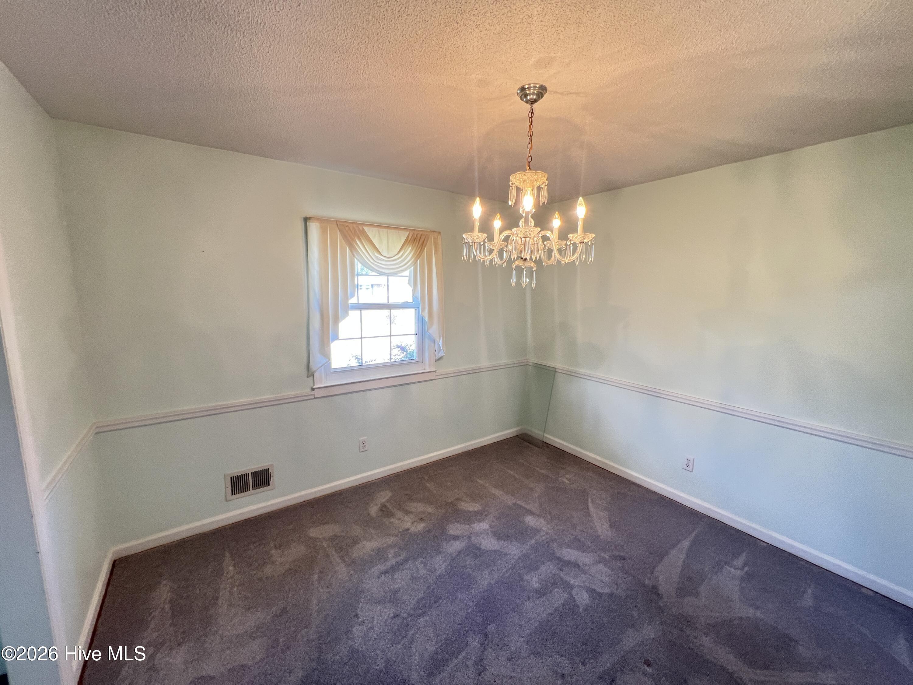 100562608 | Photo 23