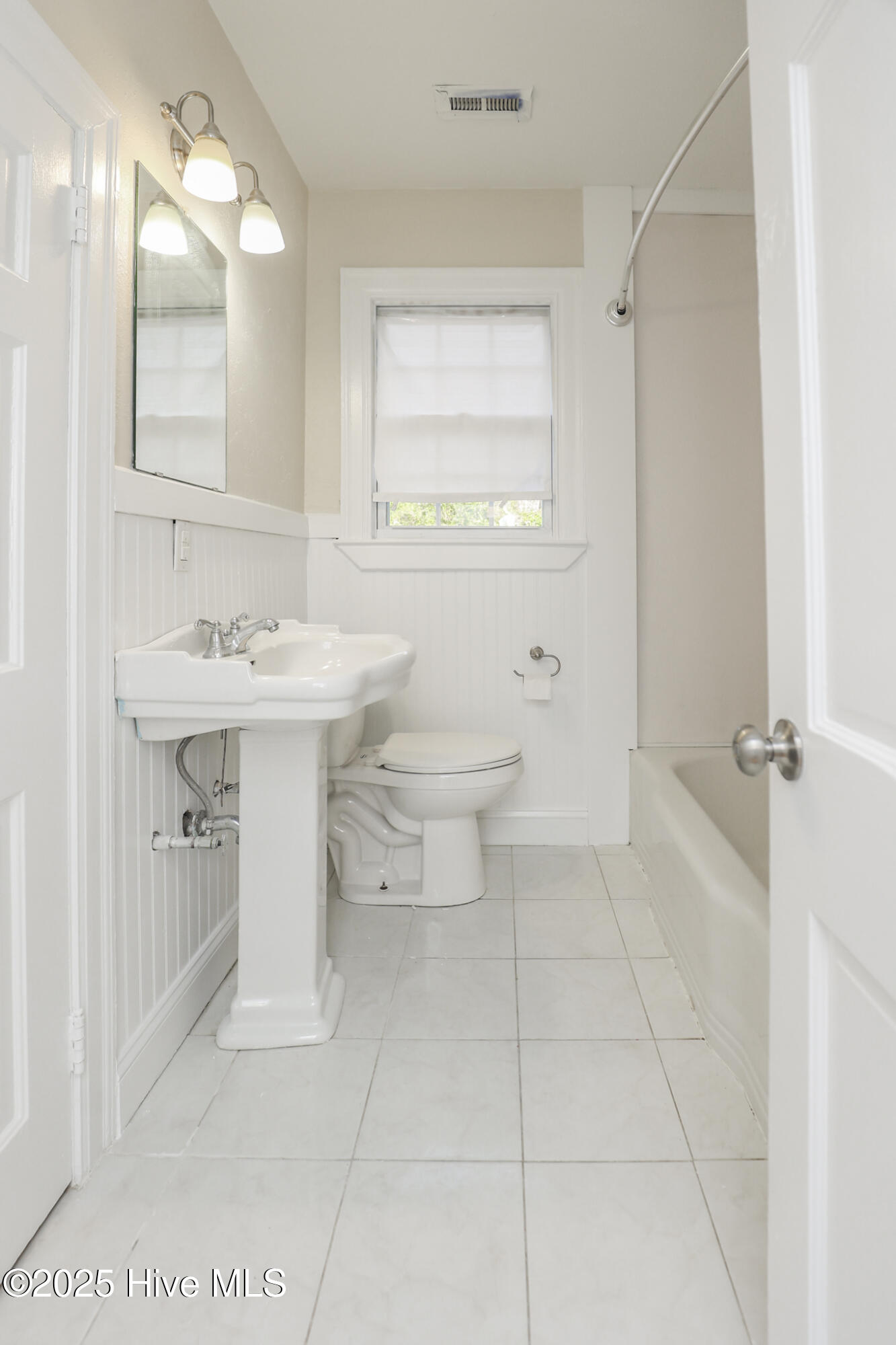 100542091 | Photo 25