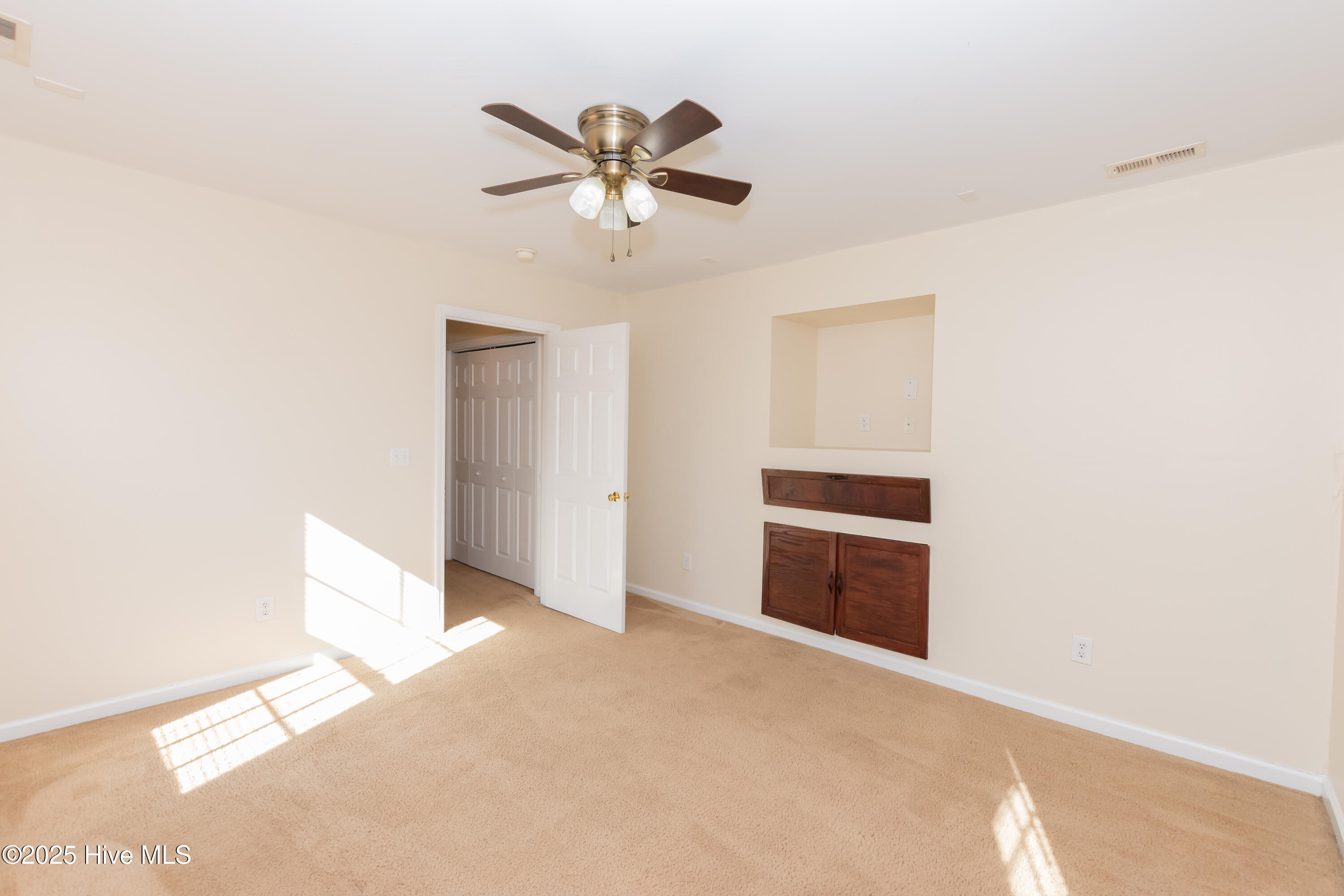 100541193 | Photo 23