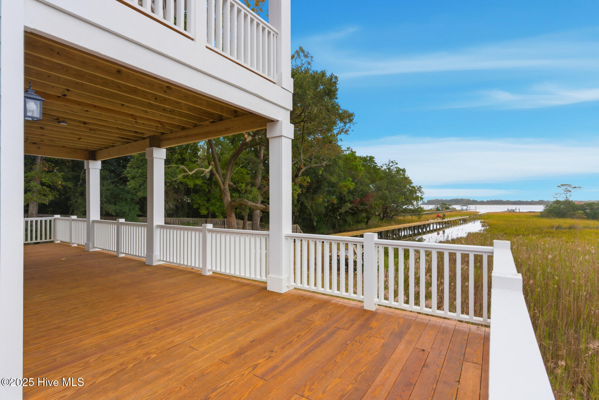 100540114 | Photo 71