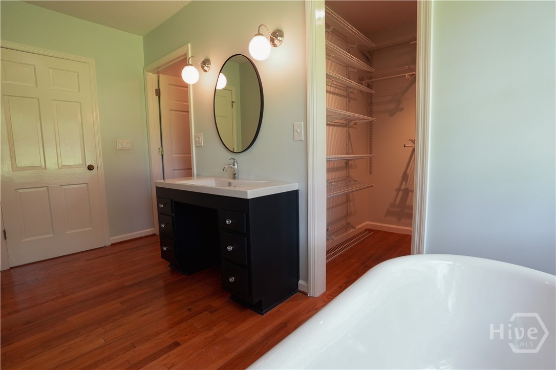 Primary Private Bath