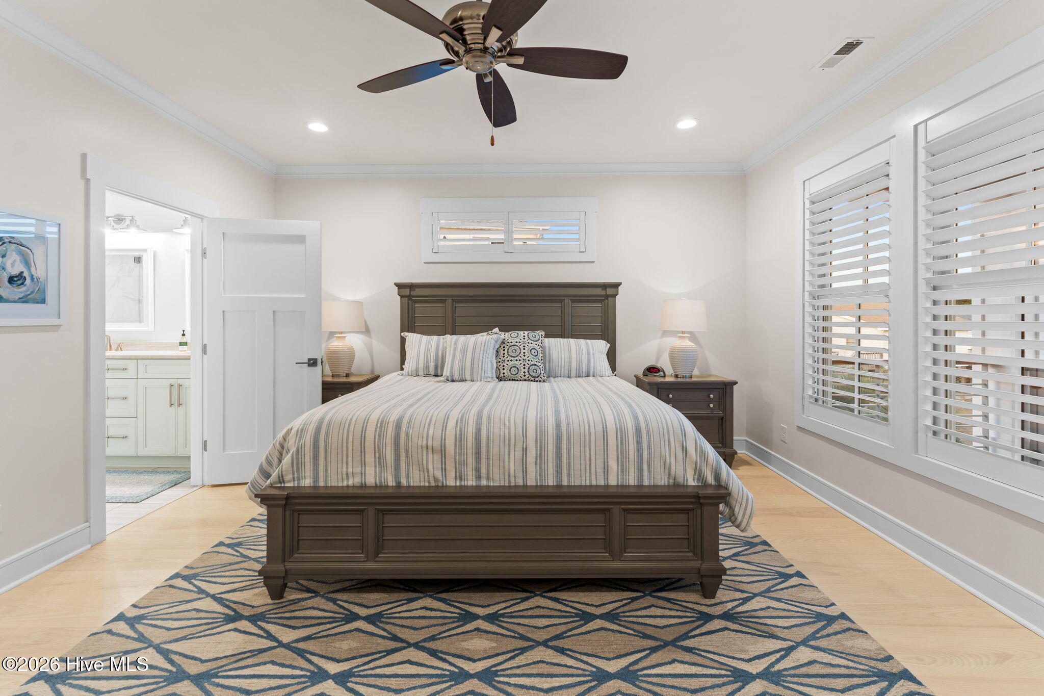 100550371 | Photo 30