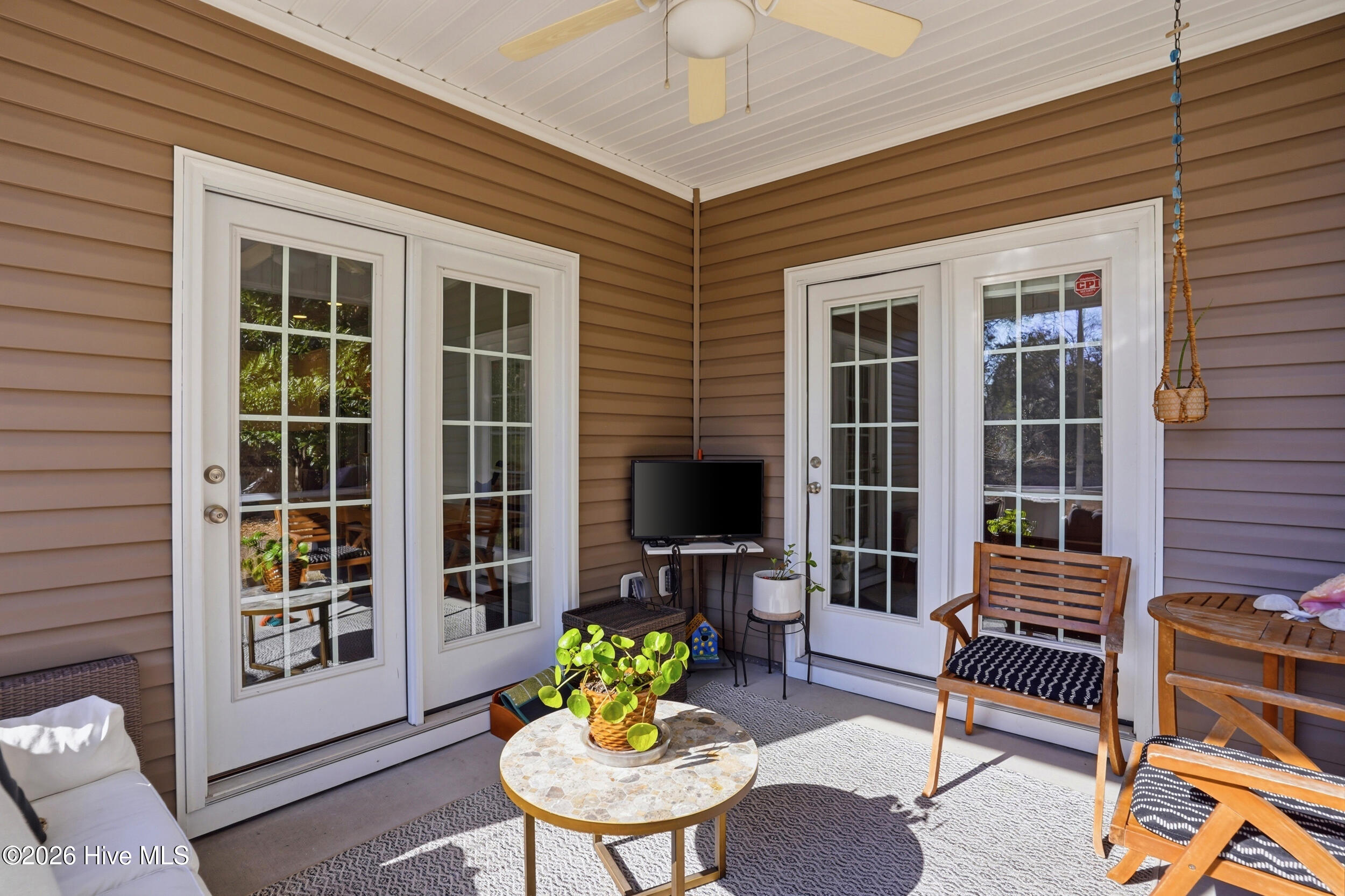 100560631 | Photo 32