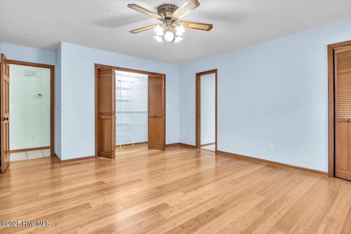 100568309 | Photo 52