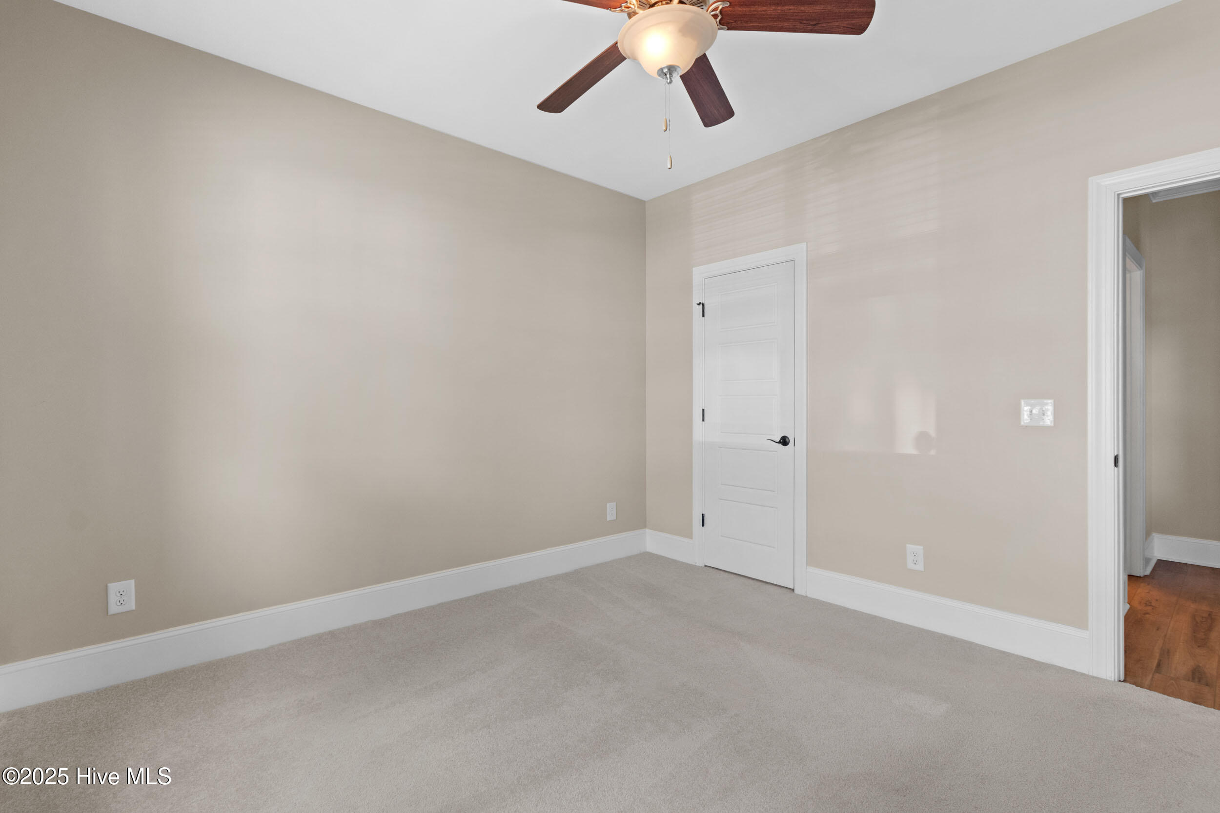 100528109 | Photo 31