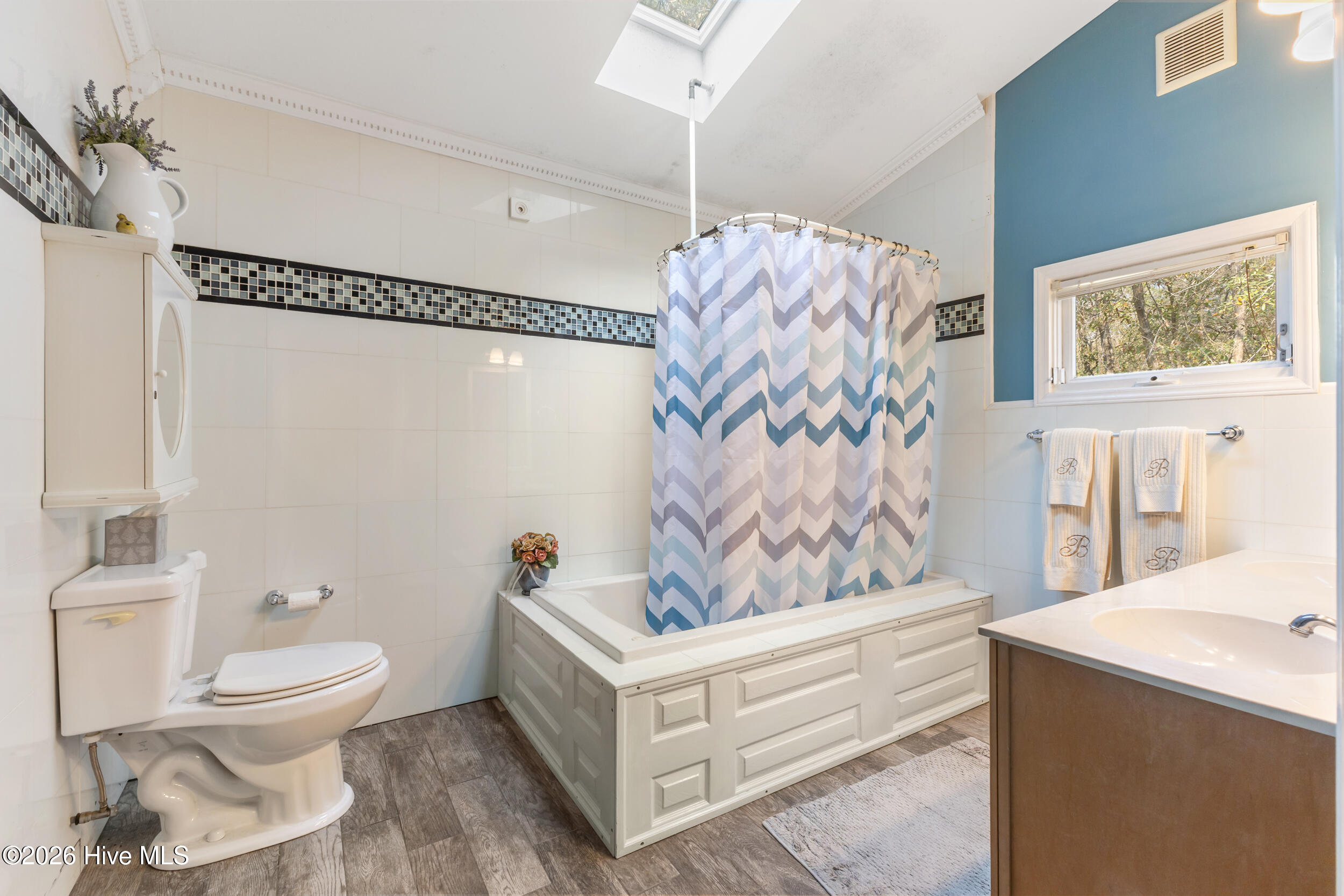 100560648 | Photo 21