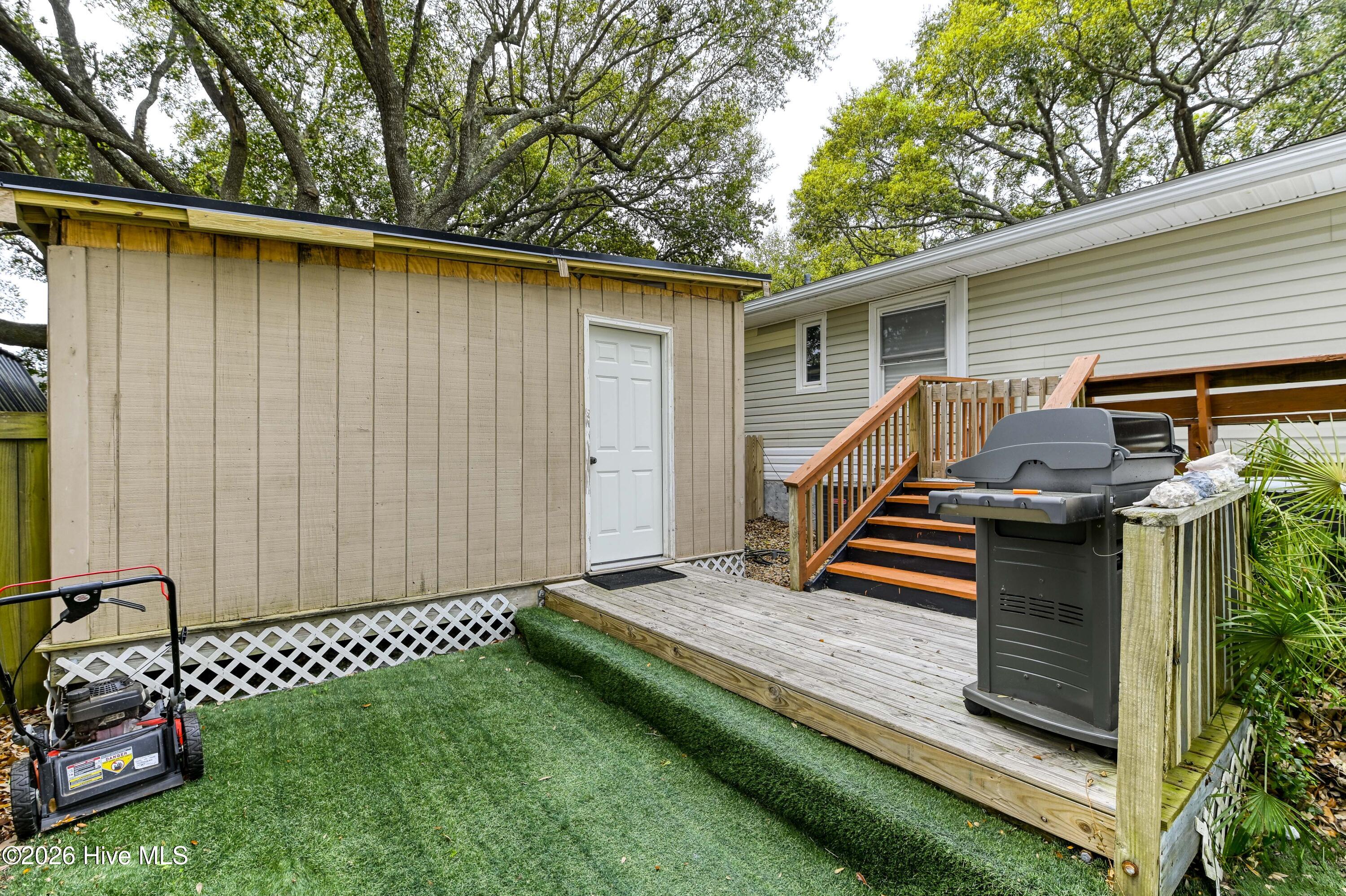 100566355 | Photo 41