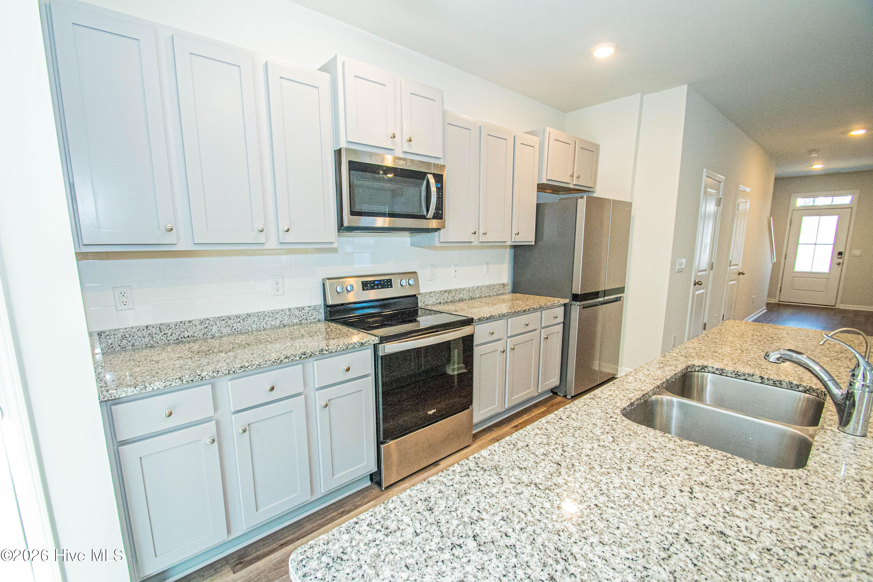 100553957 | Photo 19