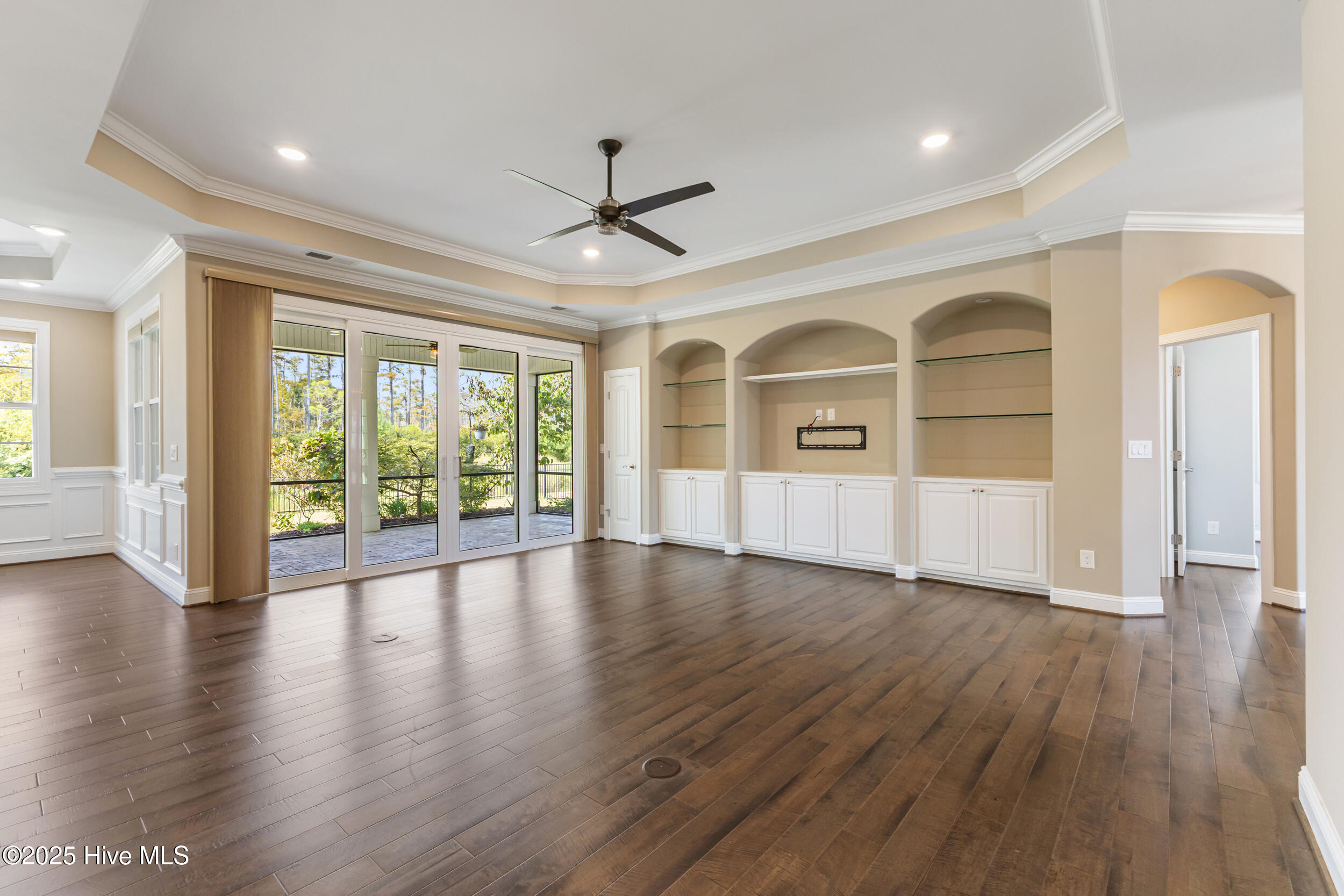 100534390 | Photo 14