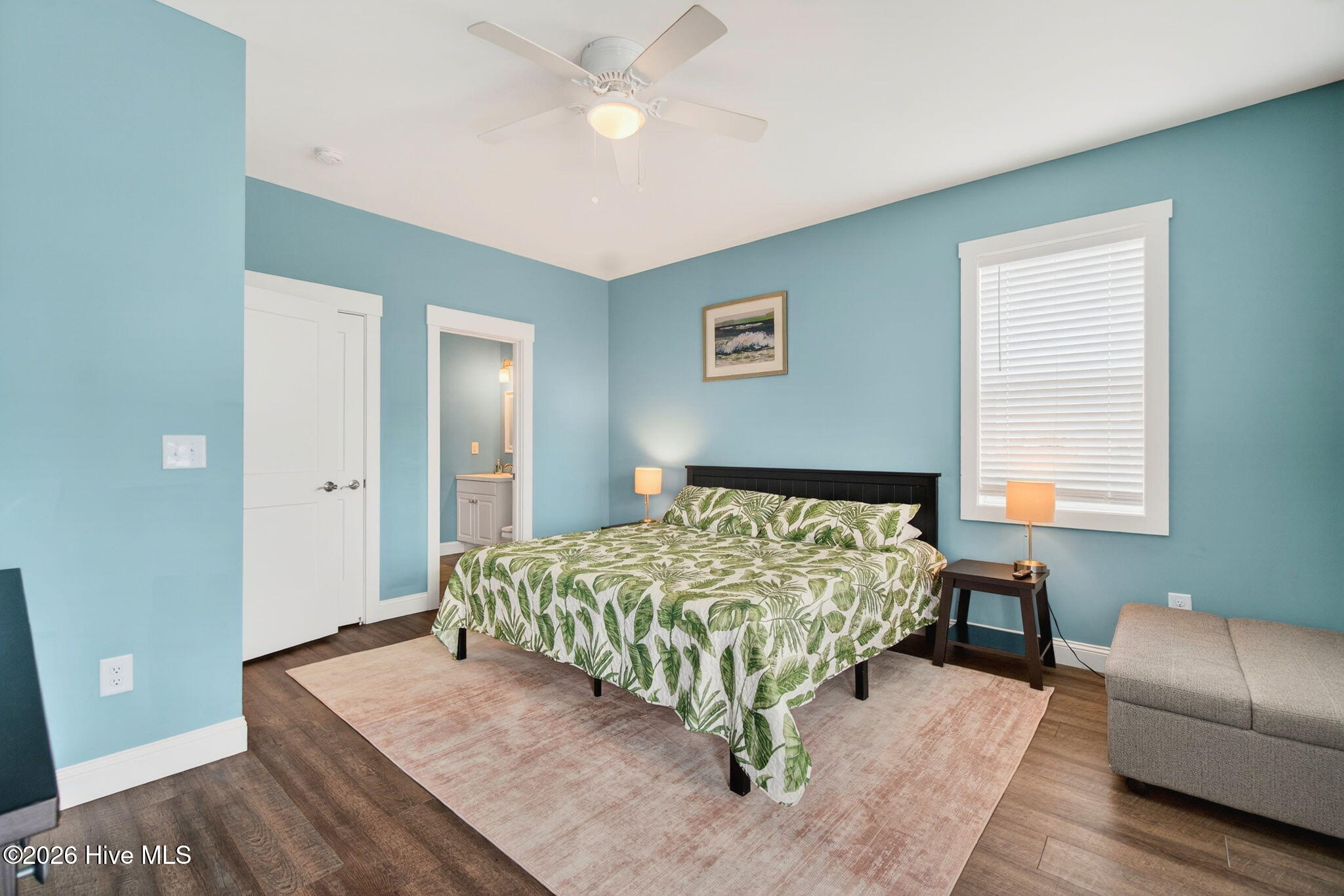 100558415 | Photo 10