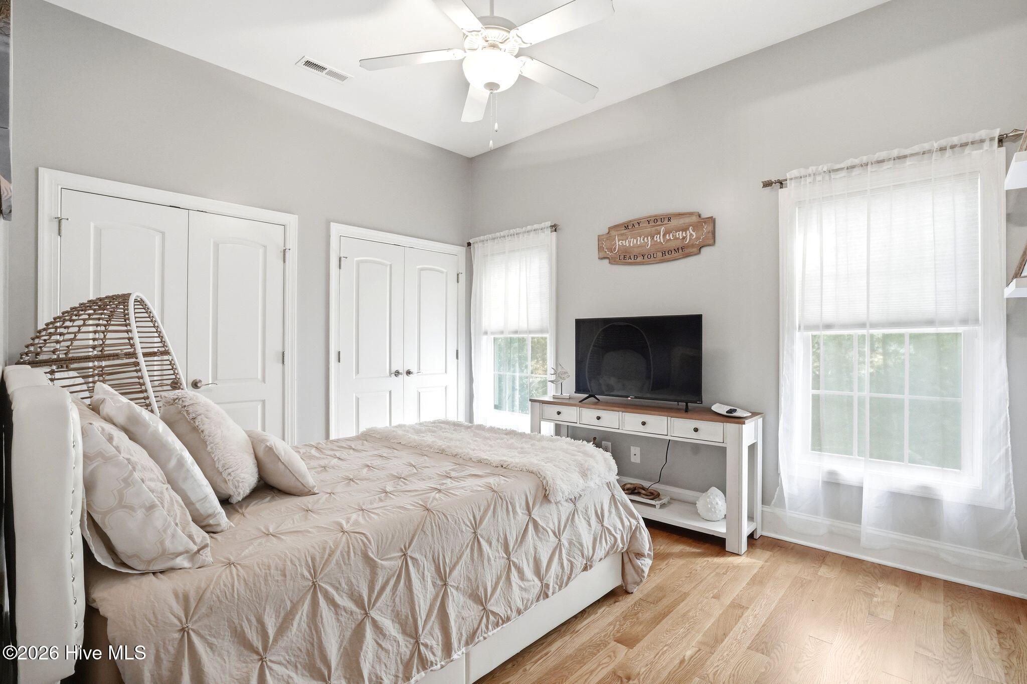 100561689 | Photo 38