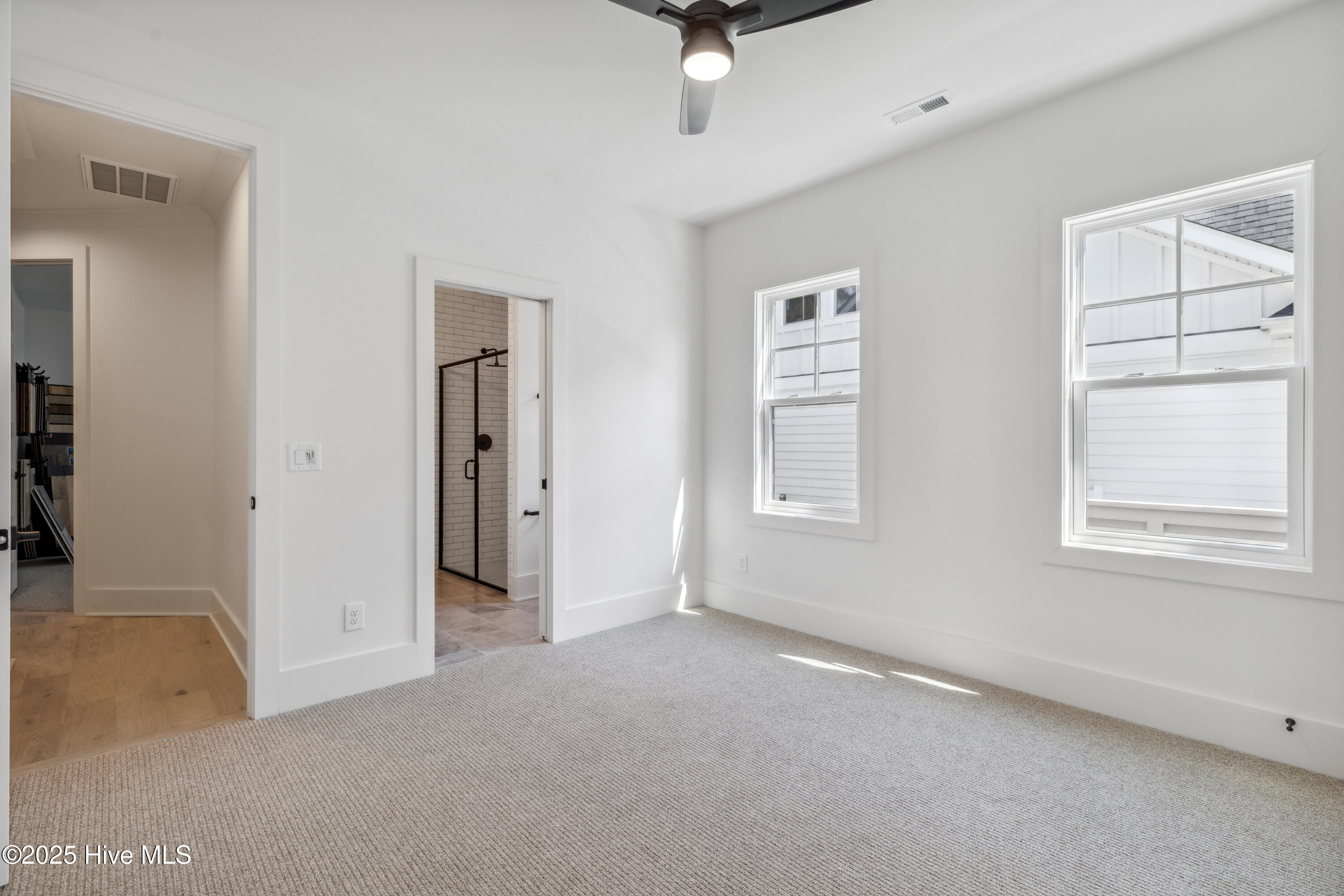 100523457 | Photo 53