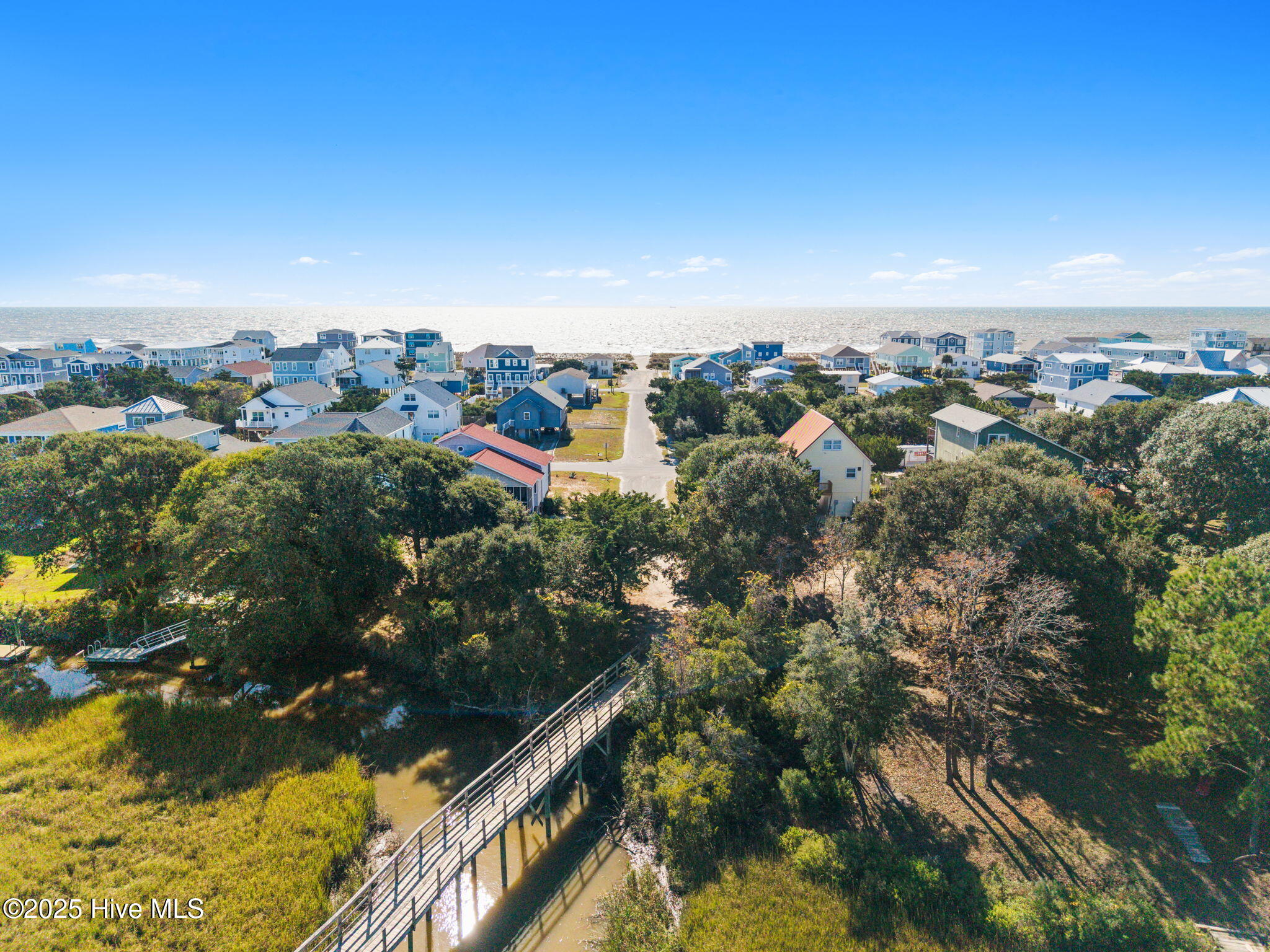 100541037 | Photo 40