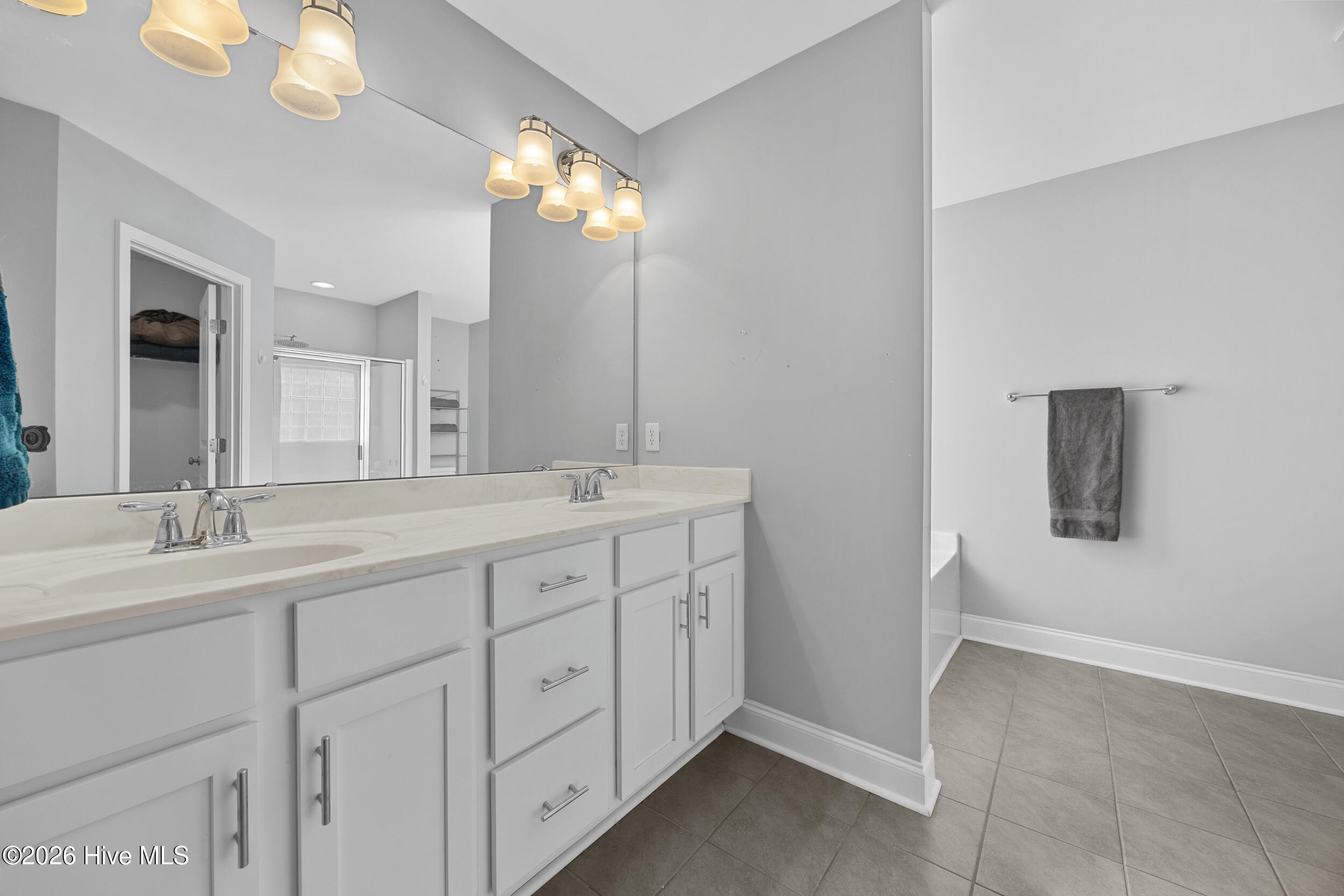 100551630 | Photo 14