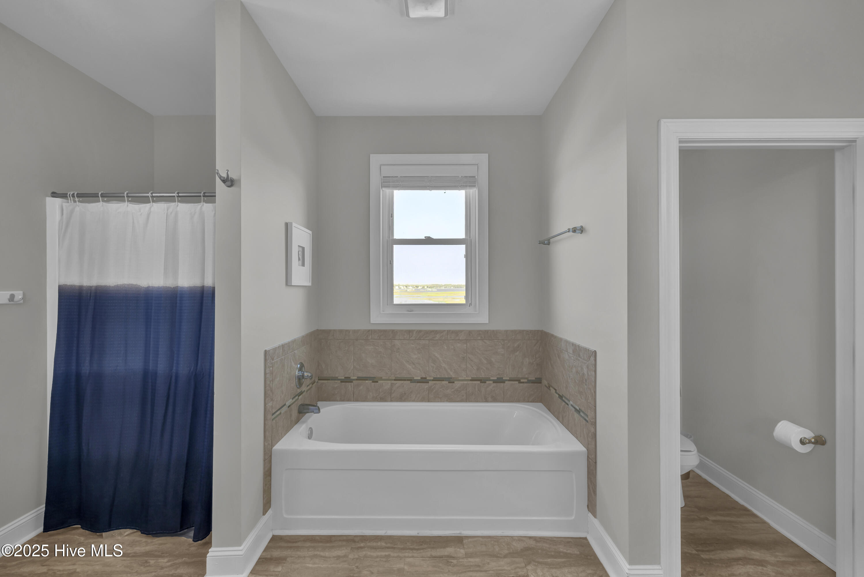 100535806 | Photo 21