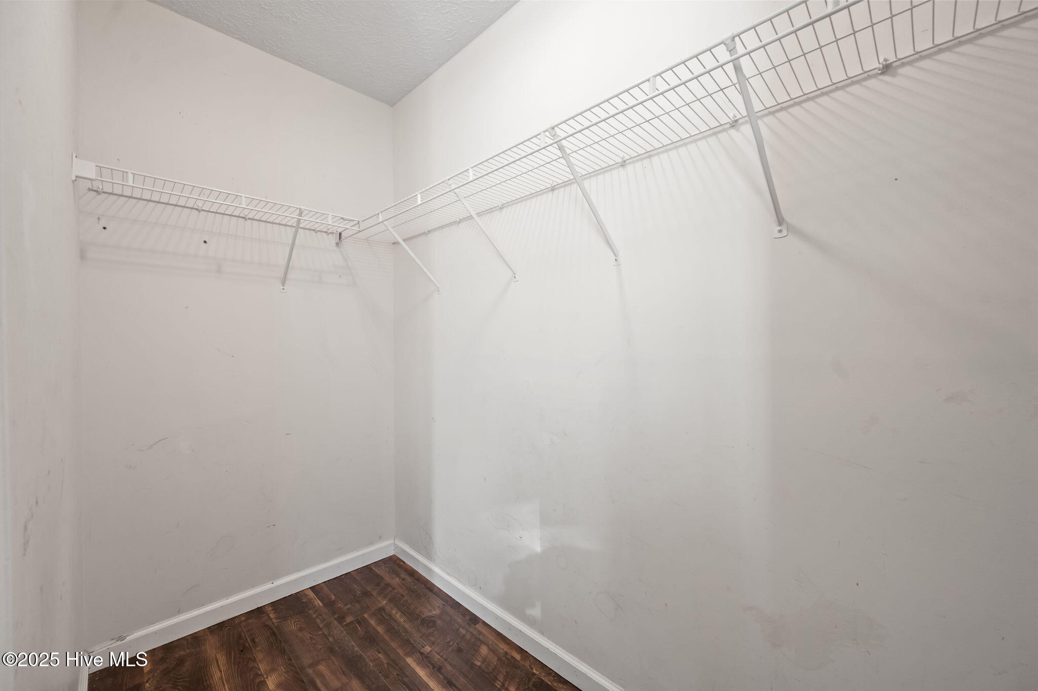 100546746 | Photo 28